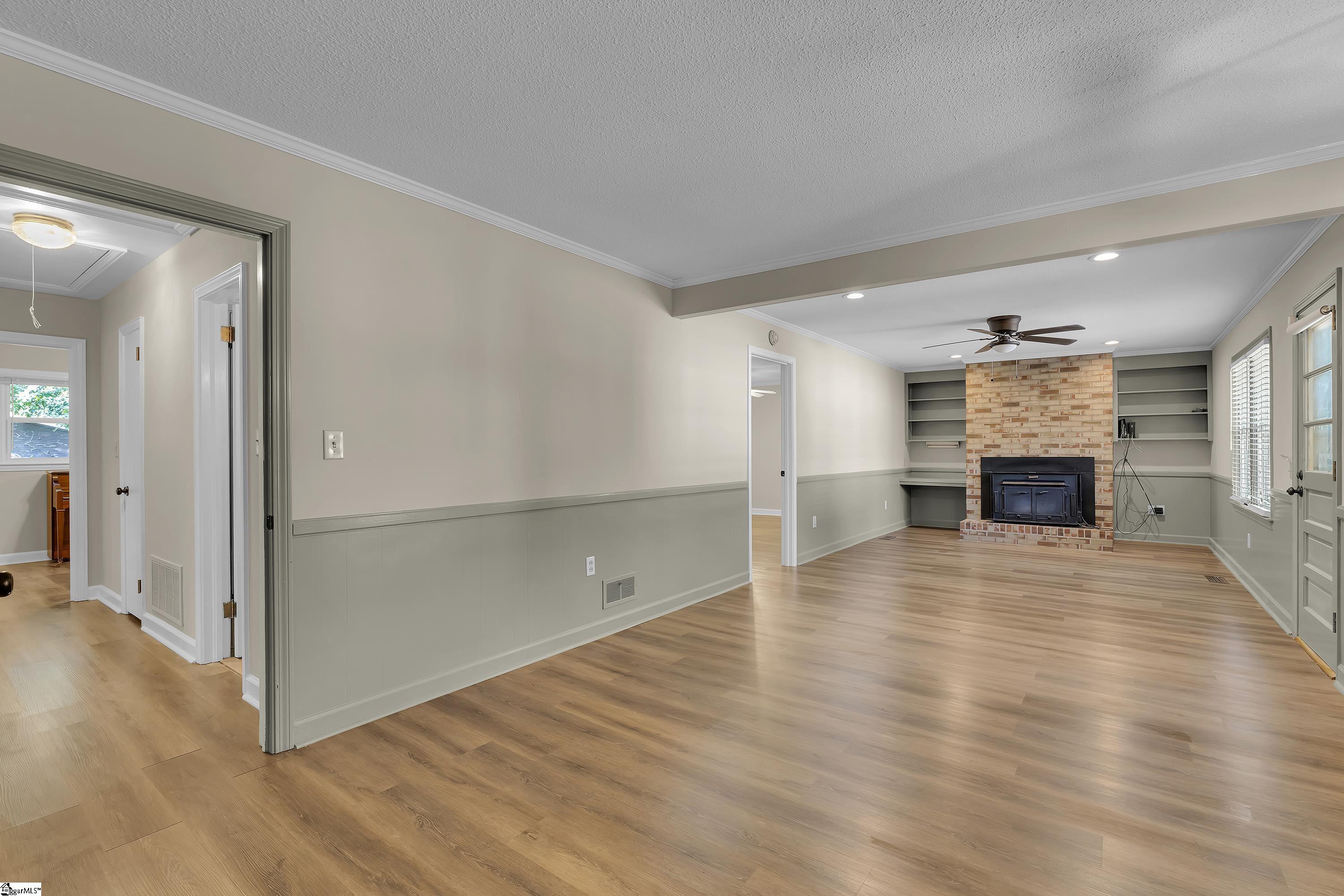 204 Brook Forest Drive Property Photo 11