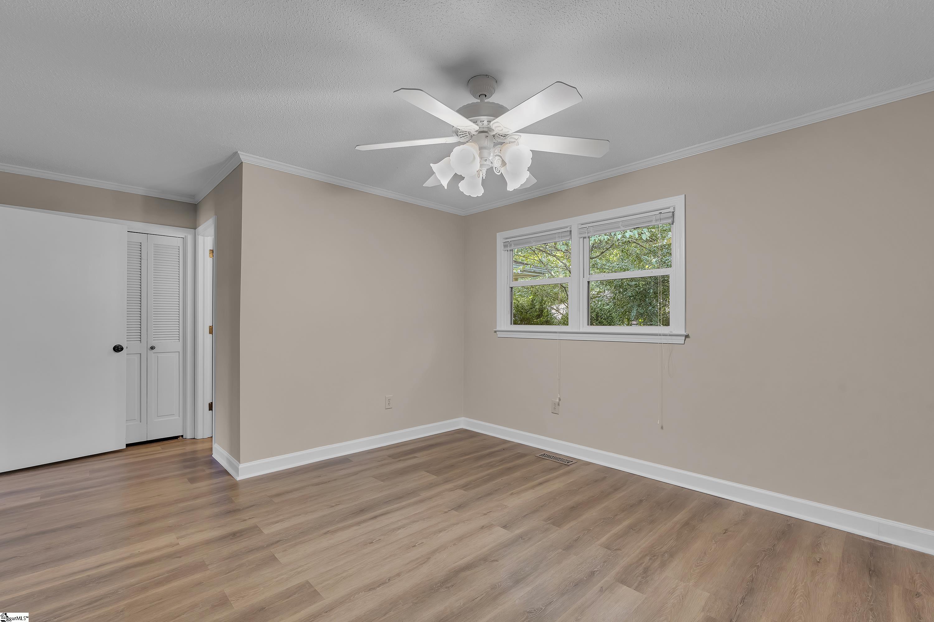 204 Brook Forest Drive Property Photo 12