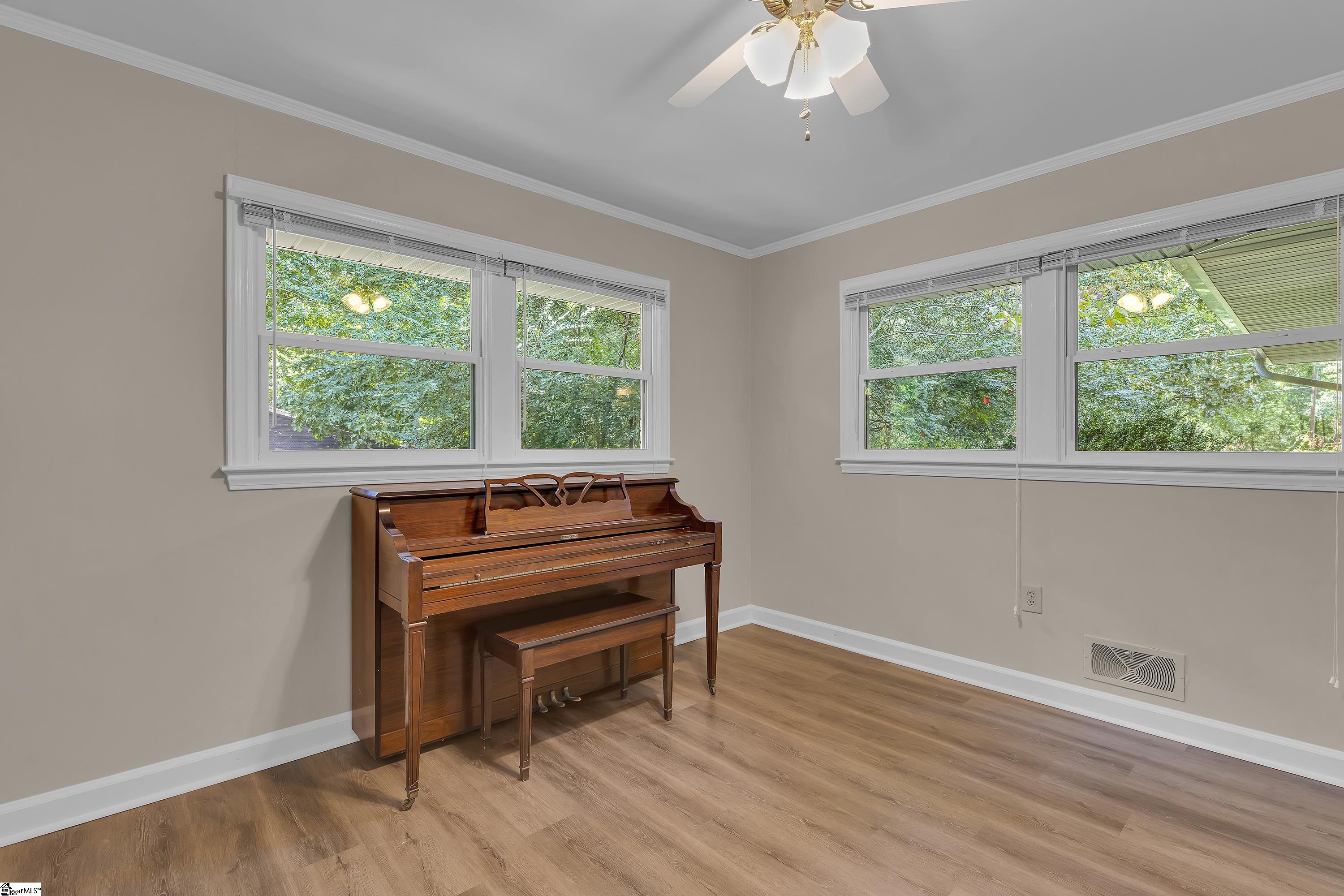 204 Brook Forest Drive Property Photo 21