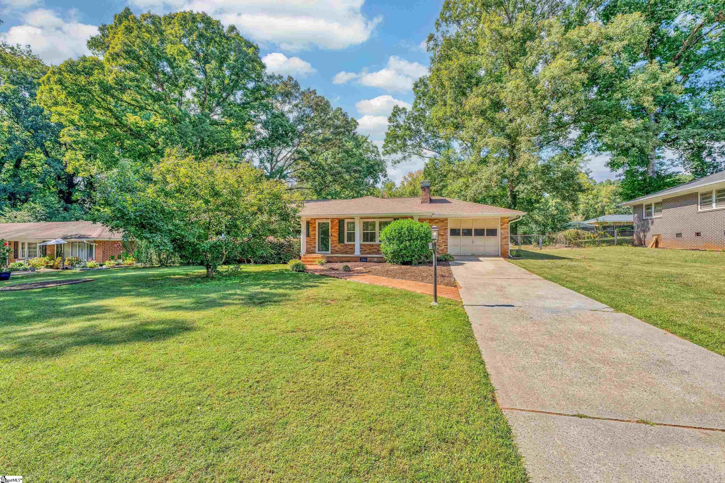 204 Brook Forest Drive Property Photo 23