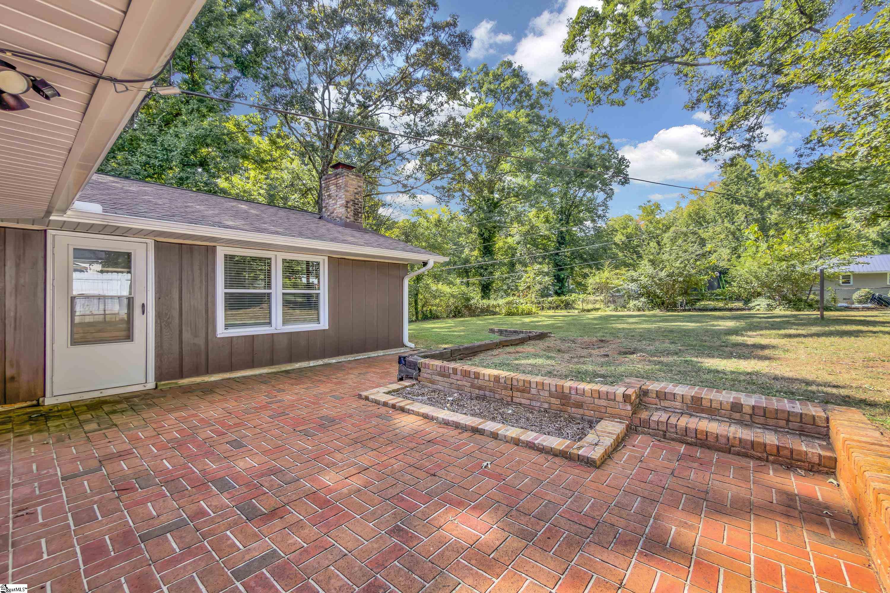 204 Brook Forest Drive Property Photo 26