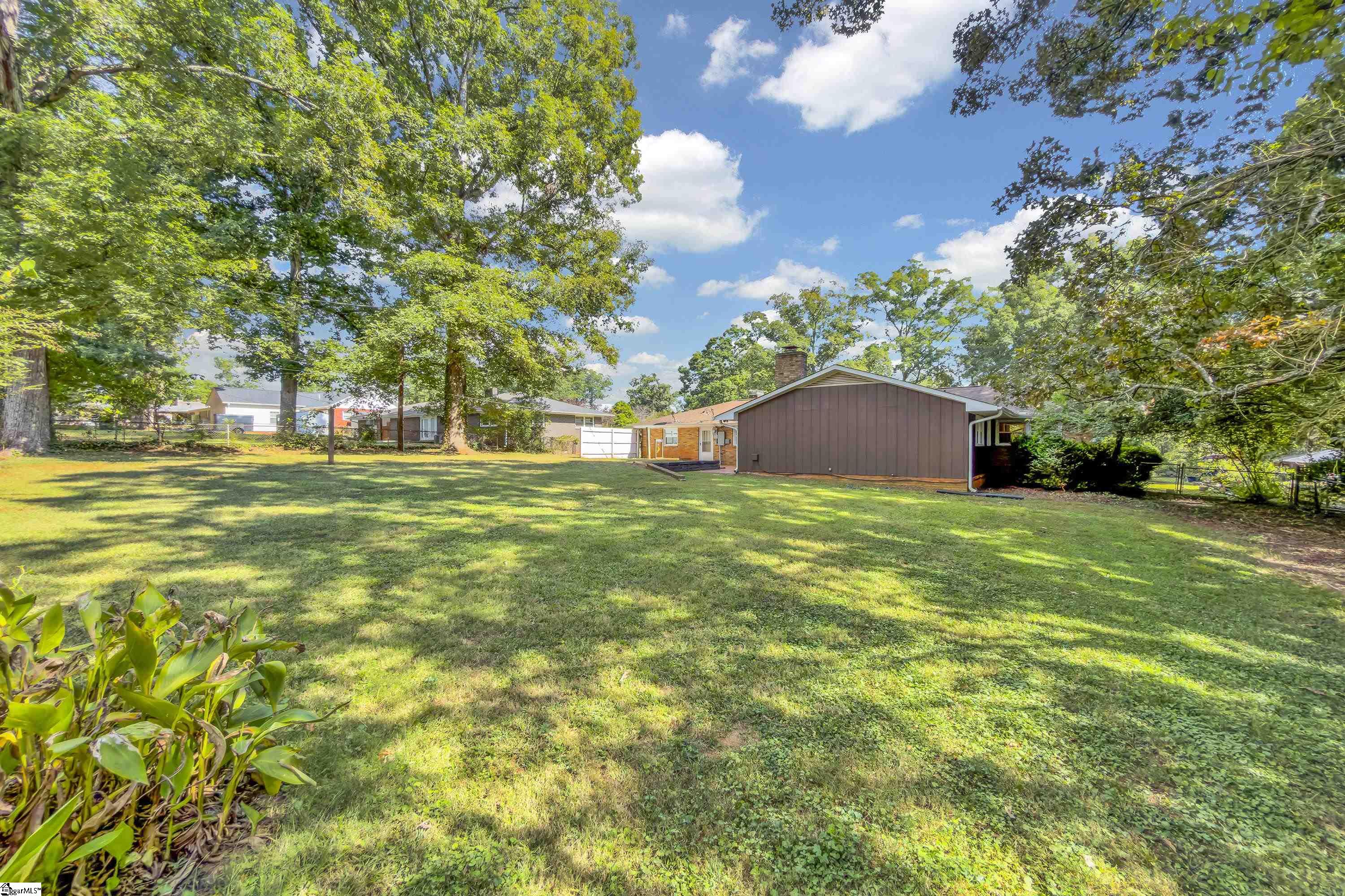 204 Brook Forest Drive Property Photo 29