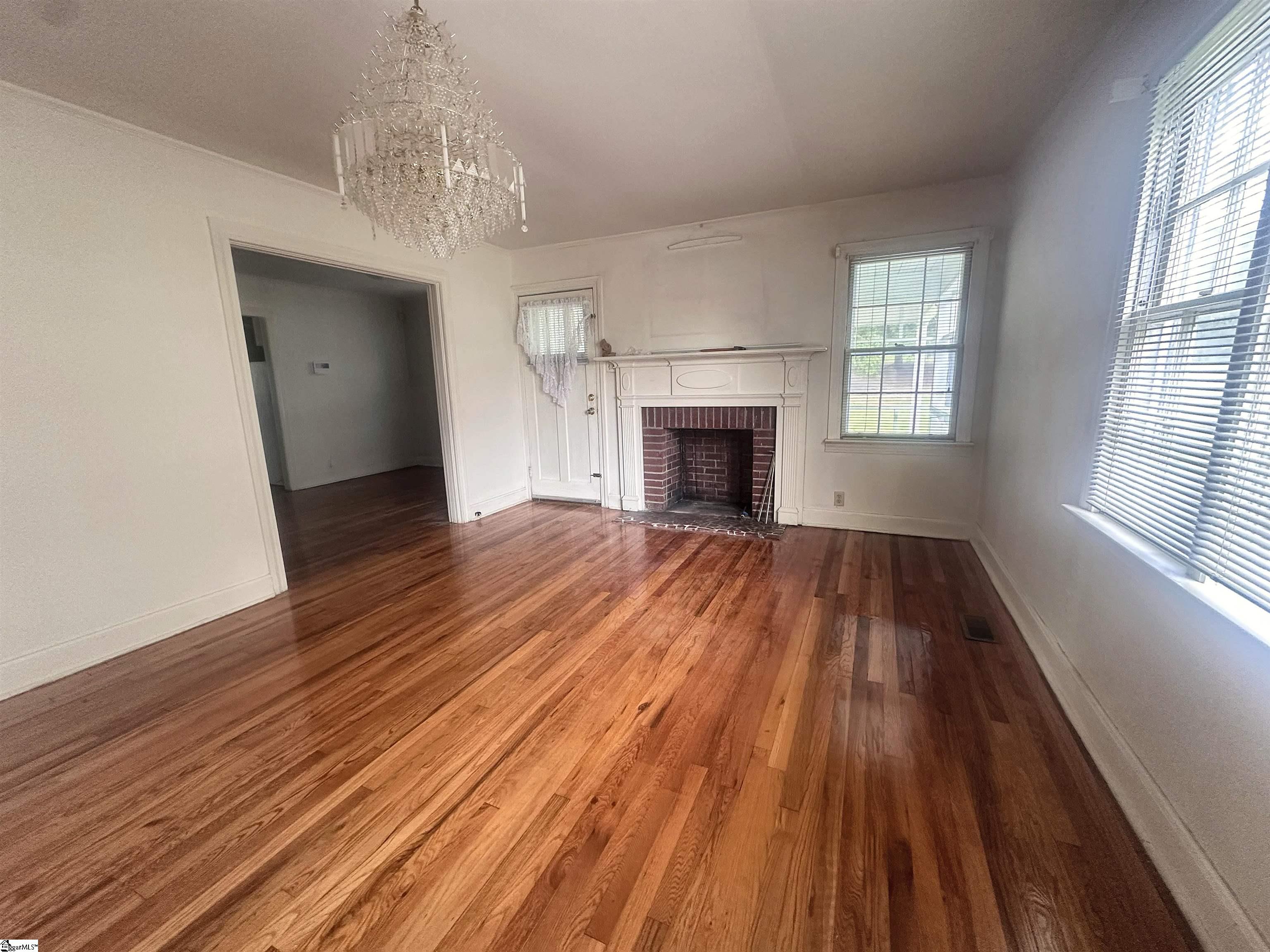 308 W Ellenberg Avenue Property Photo 3