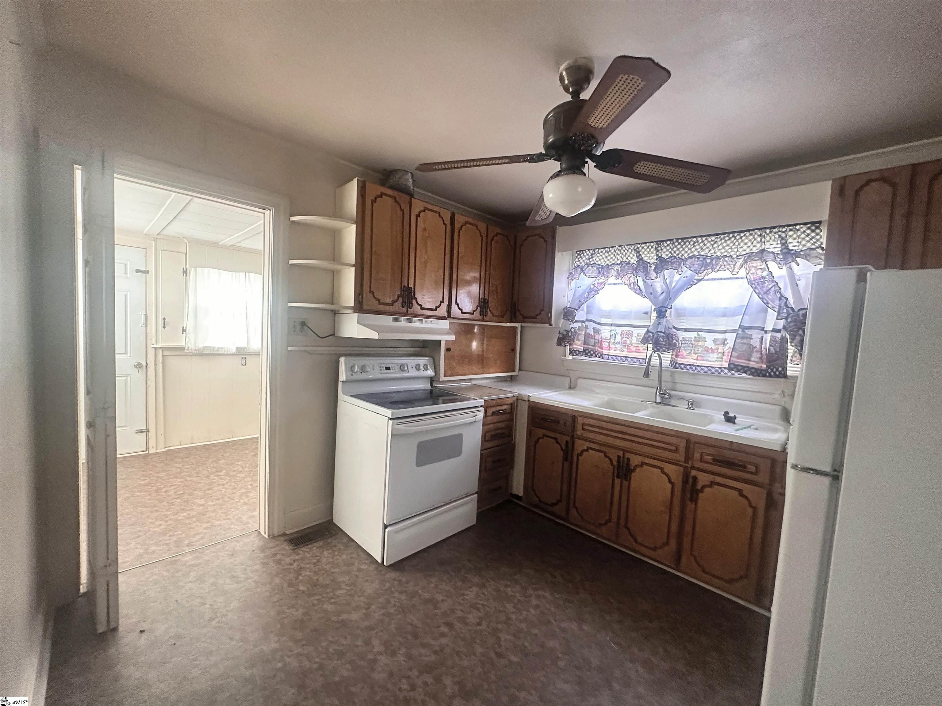 308 W Ellenberg Avenue Property Photo 5