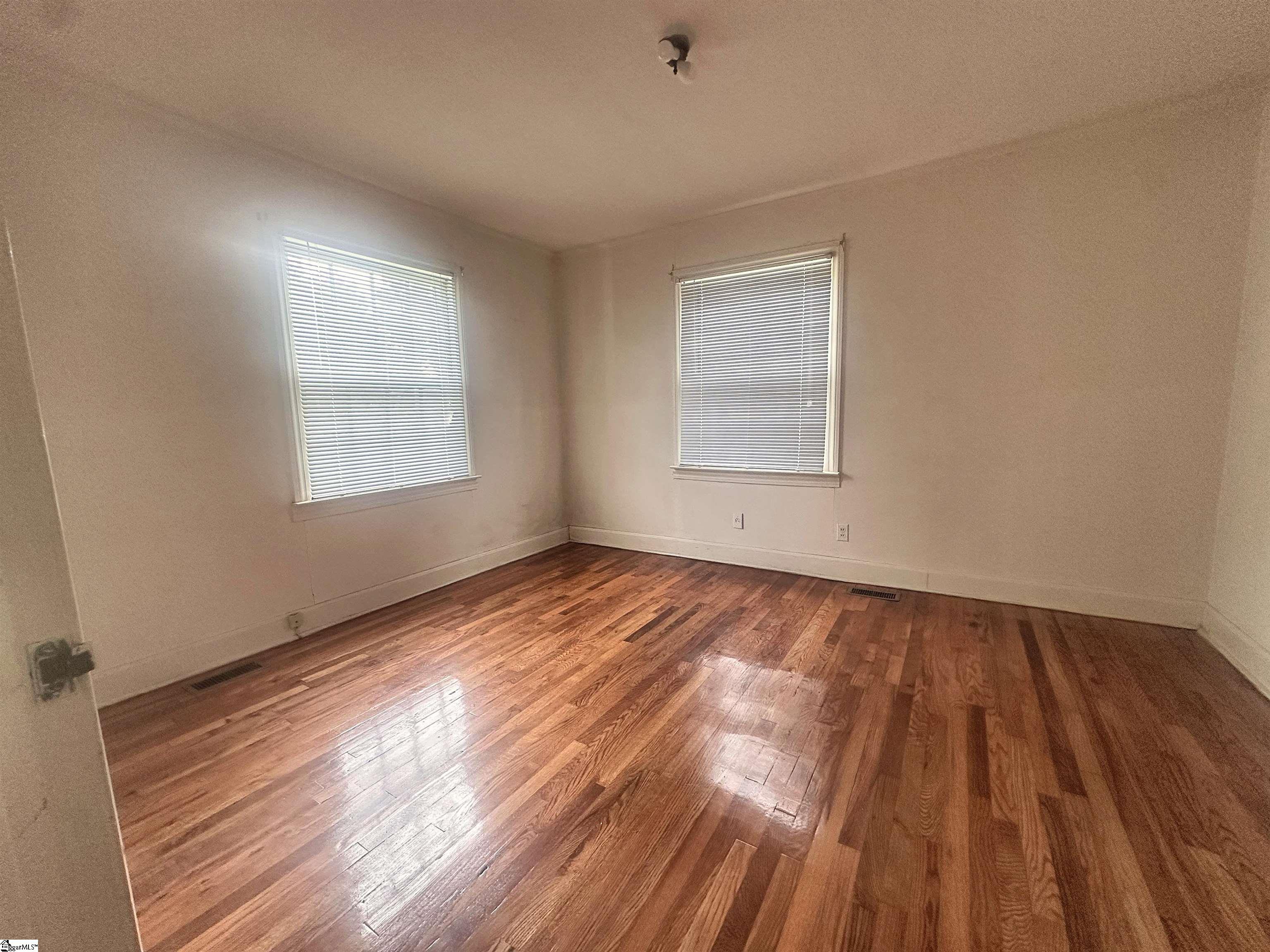 308 W Ellenberg Avenue Property Photo 7