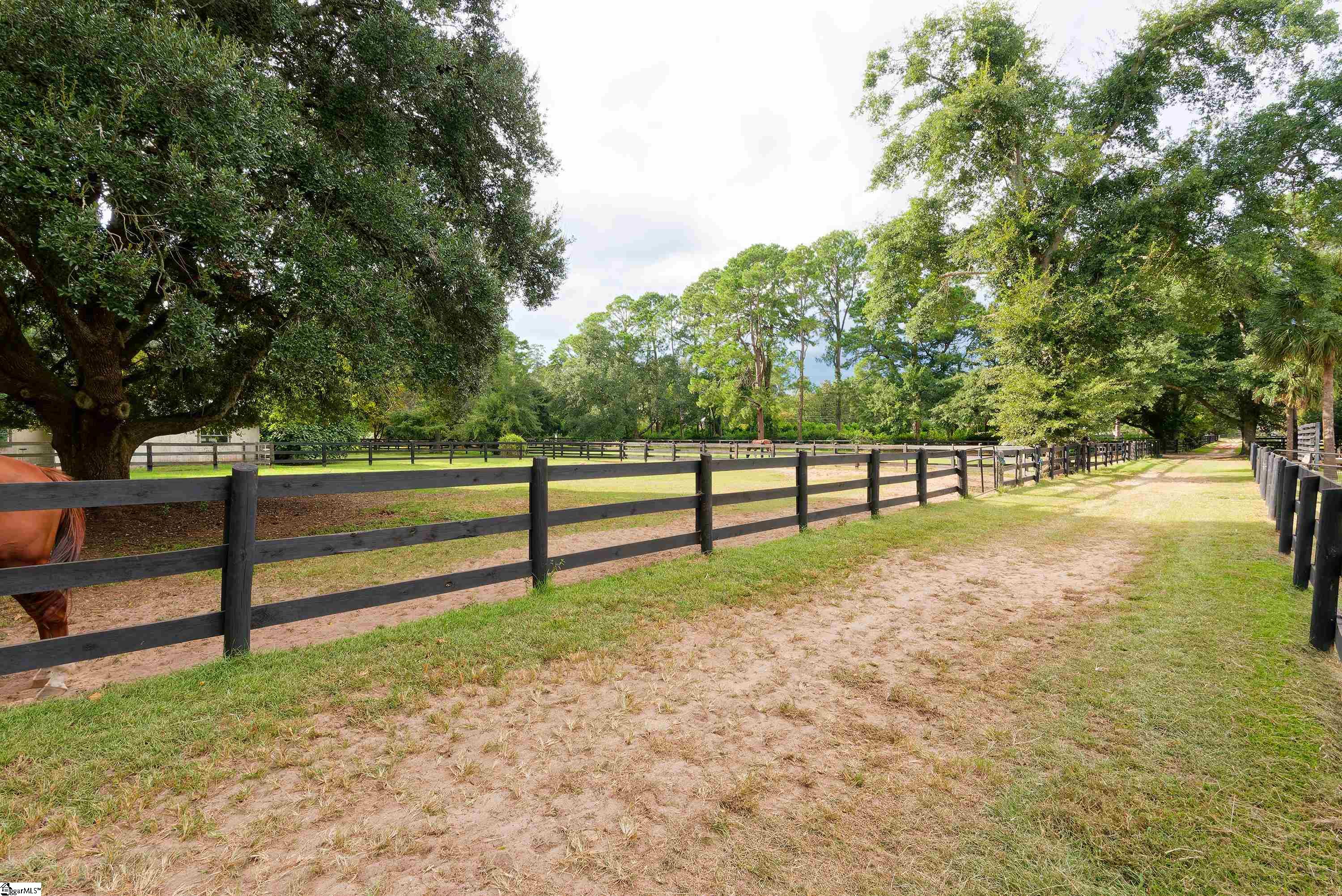 844 Property Photo 14
