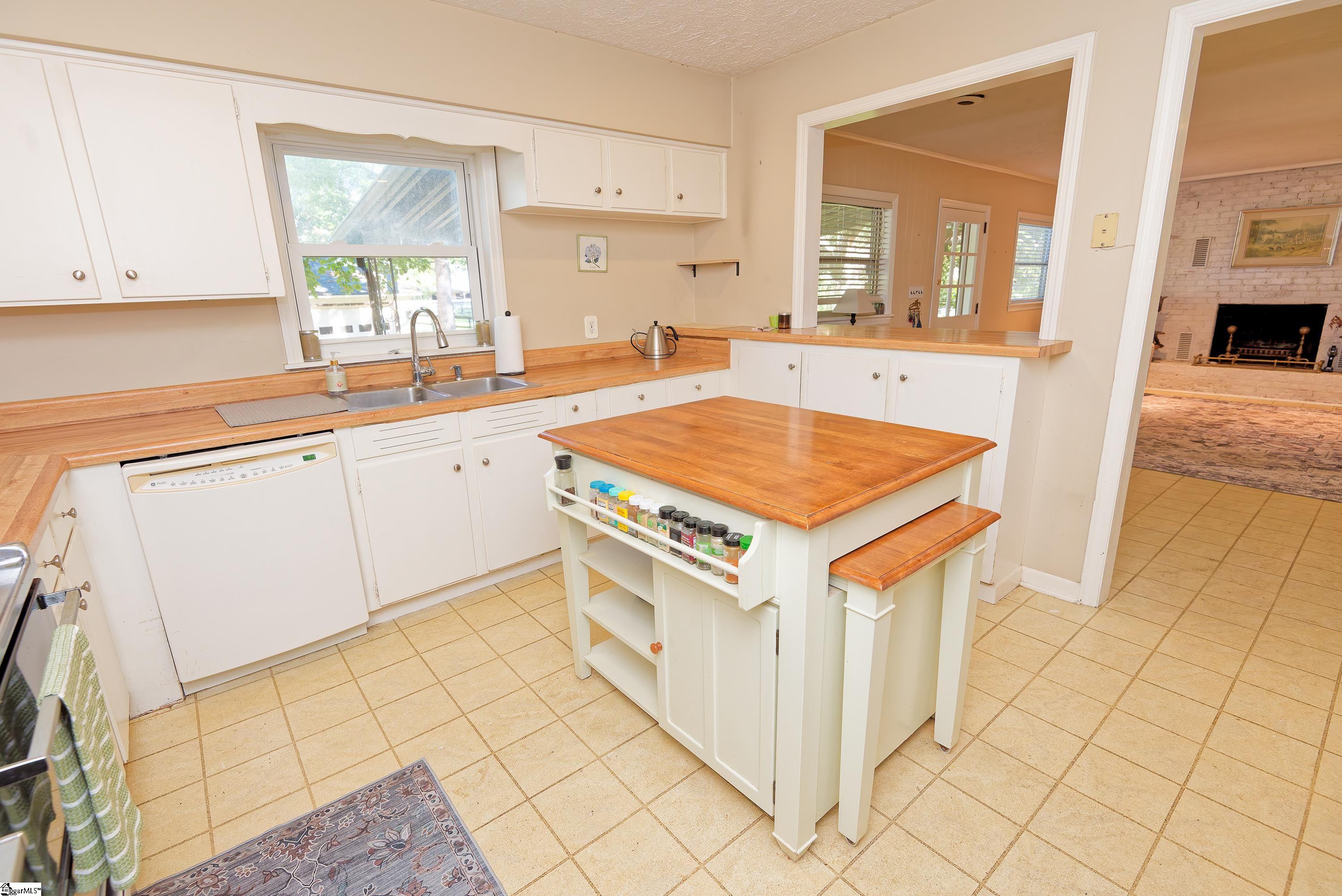 844 Property Photo 27
