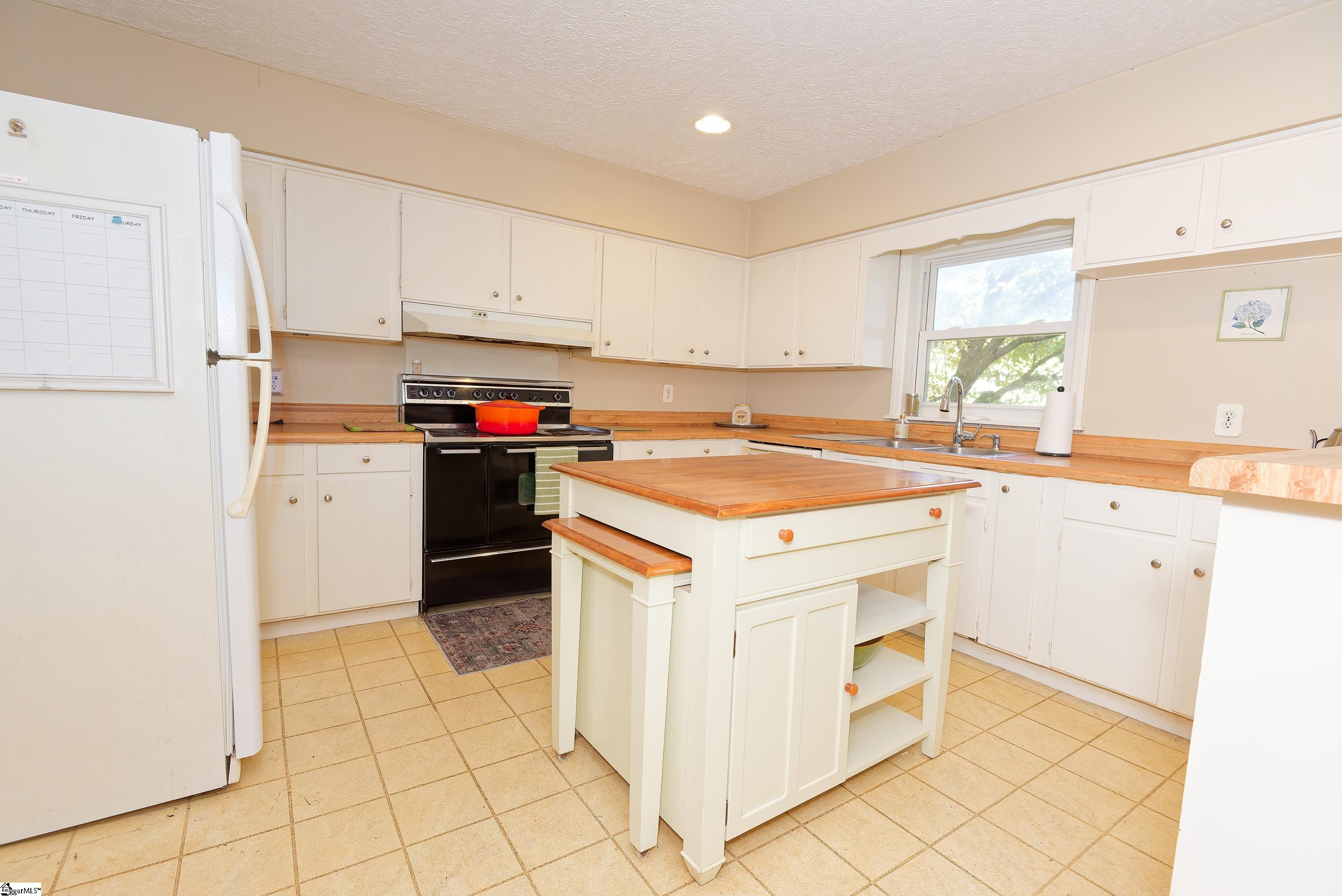 844 Property Photo 29