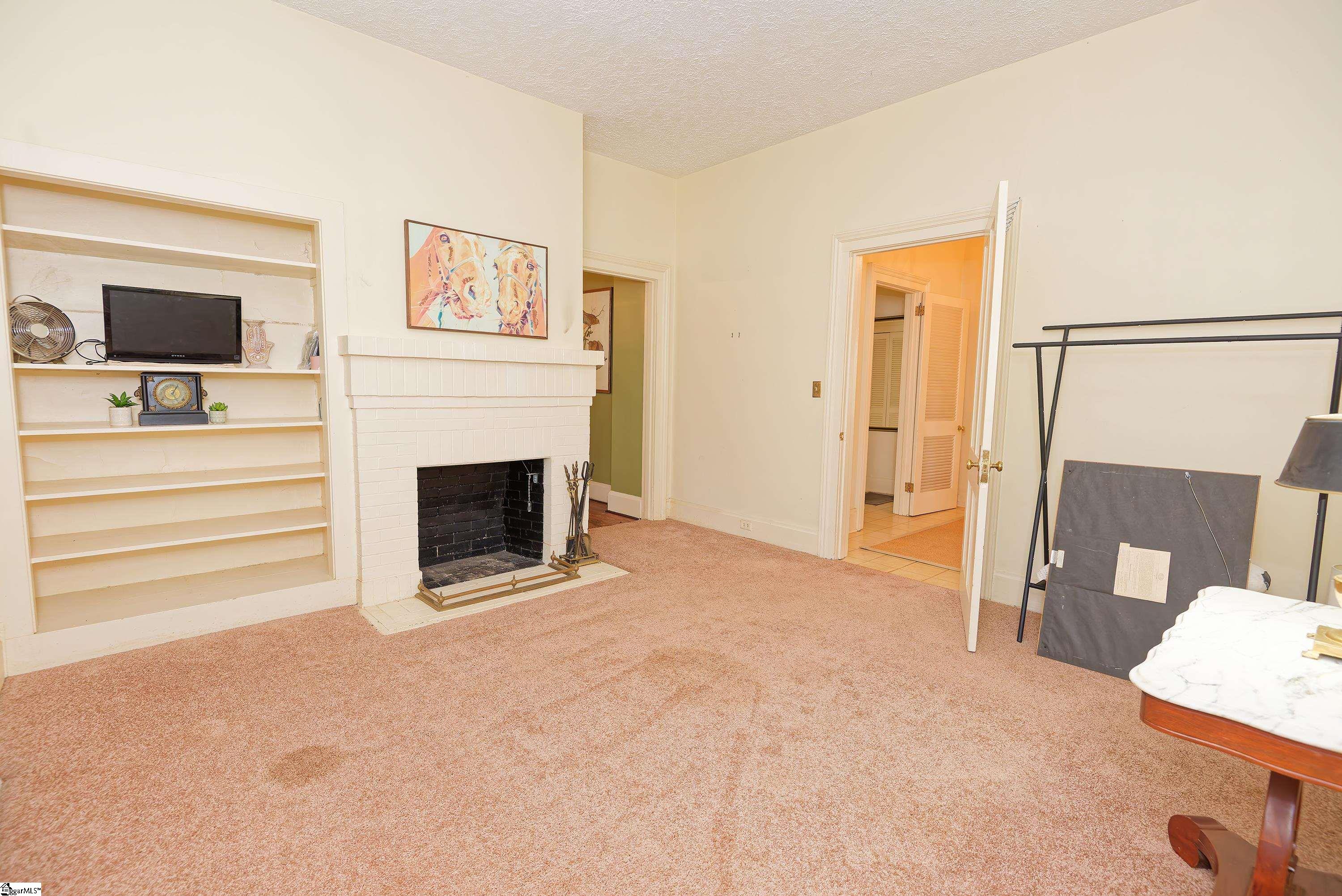 844 Property Photo 36