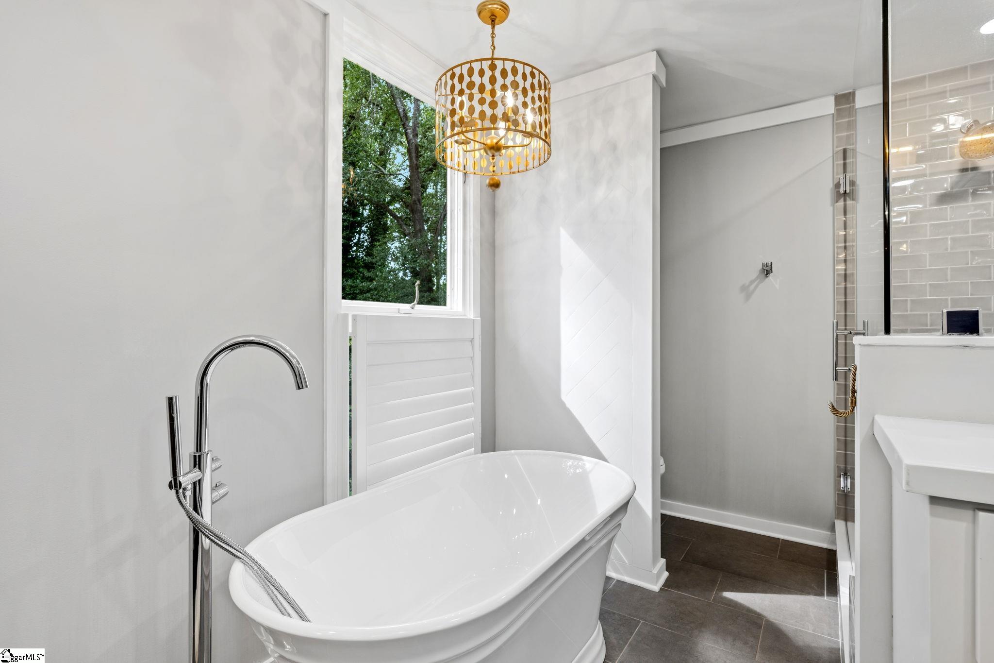 310 Henderson Road Property Photo 18