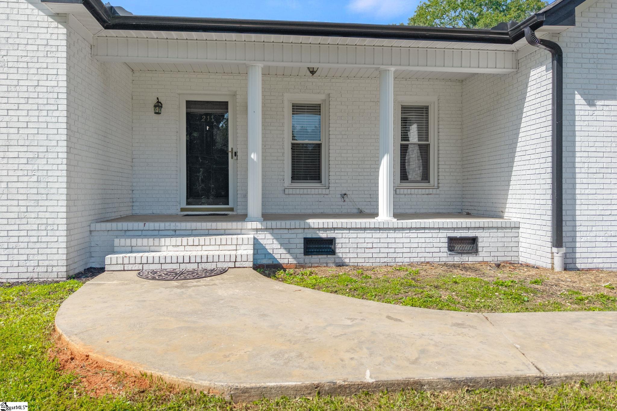 211 N Catherine Street Property Photo 4