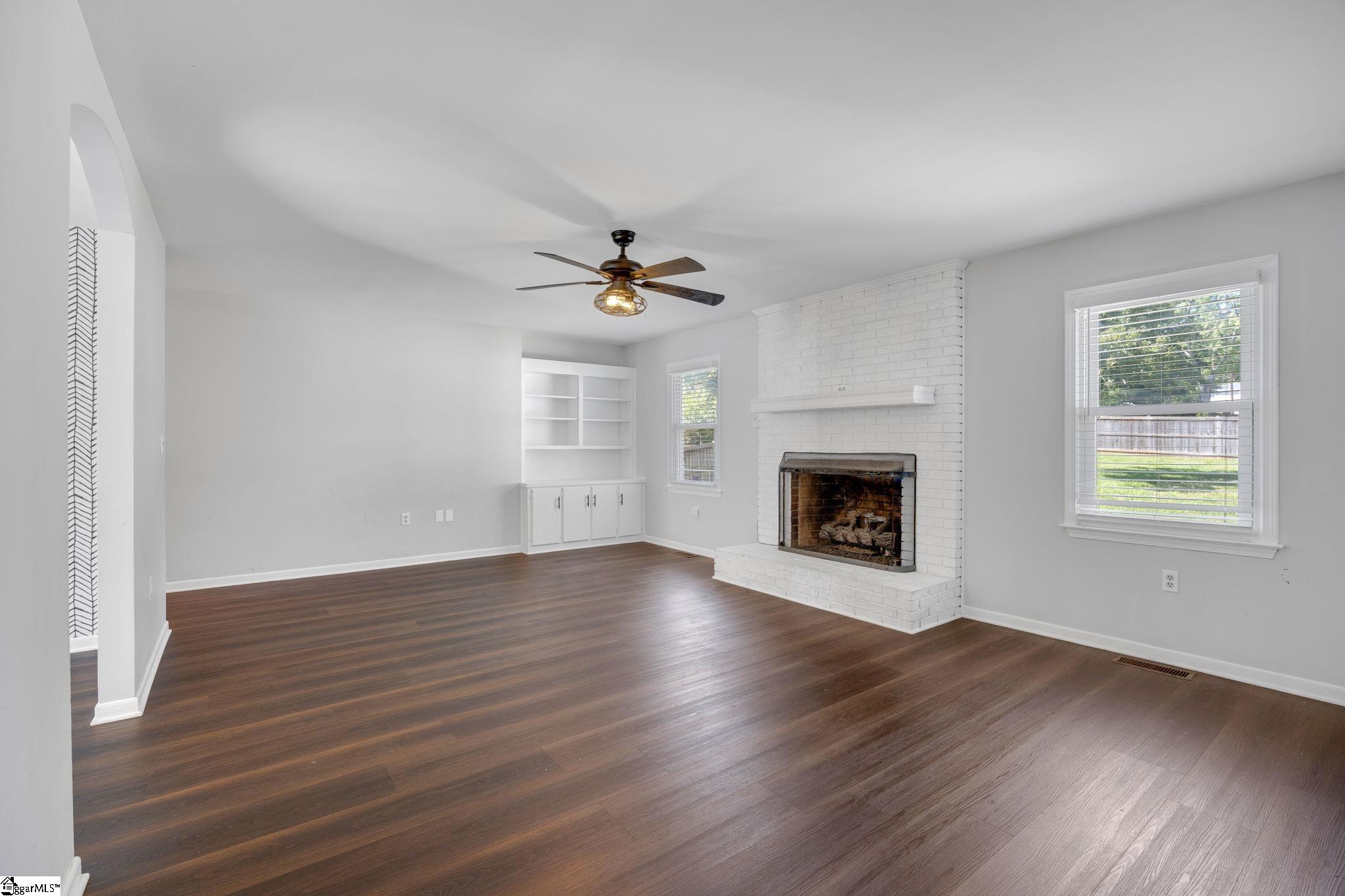 211 N Catherine Street Property Photo 5