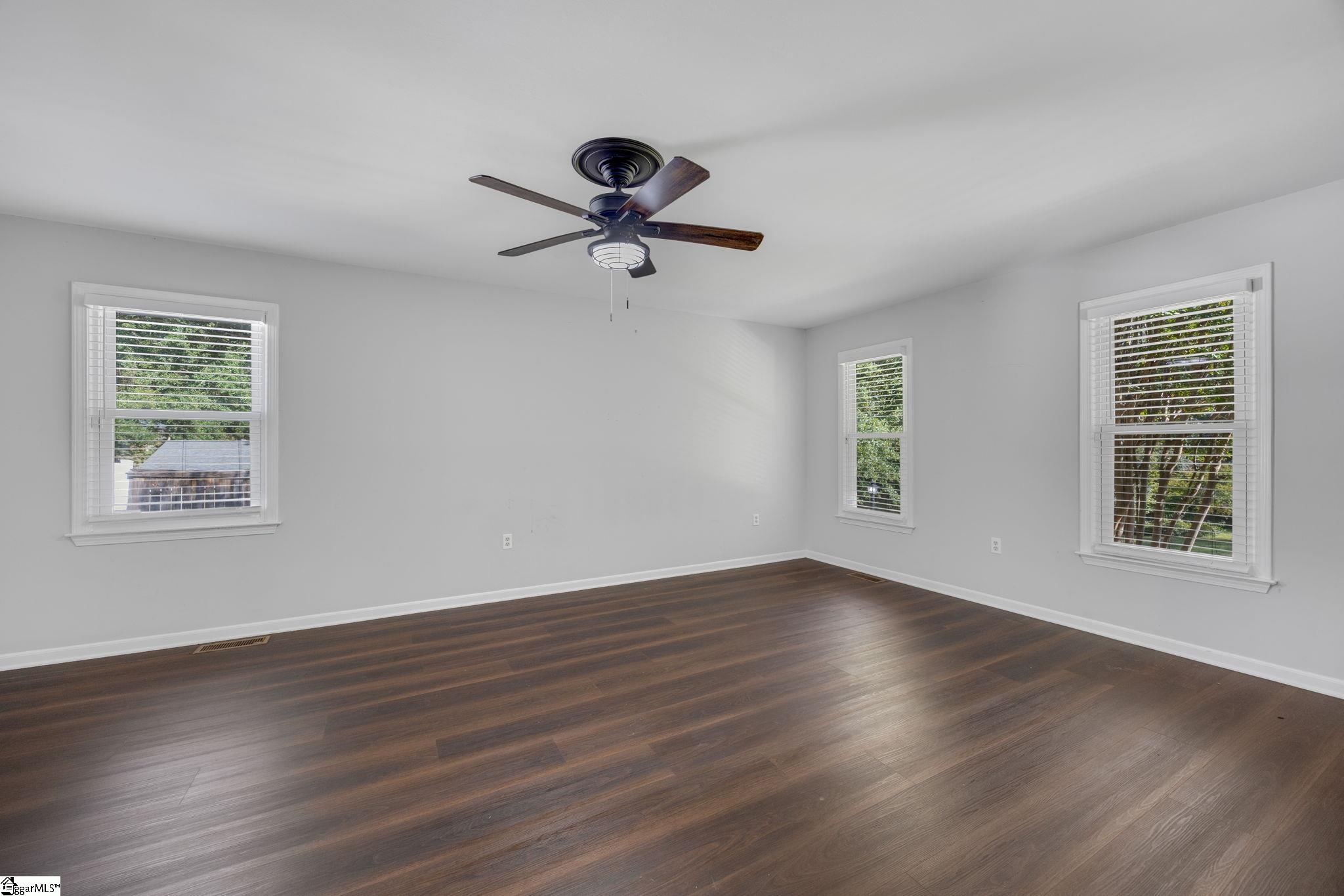 211 N Catherine Street Property Photo 14
