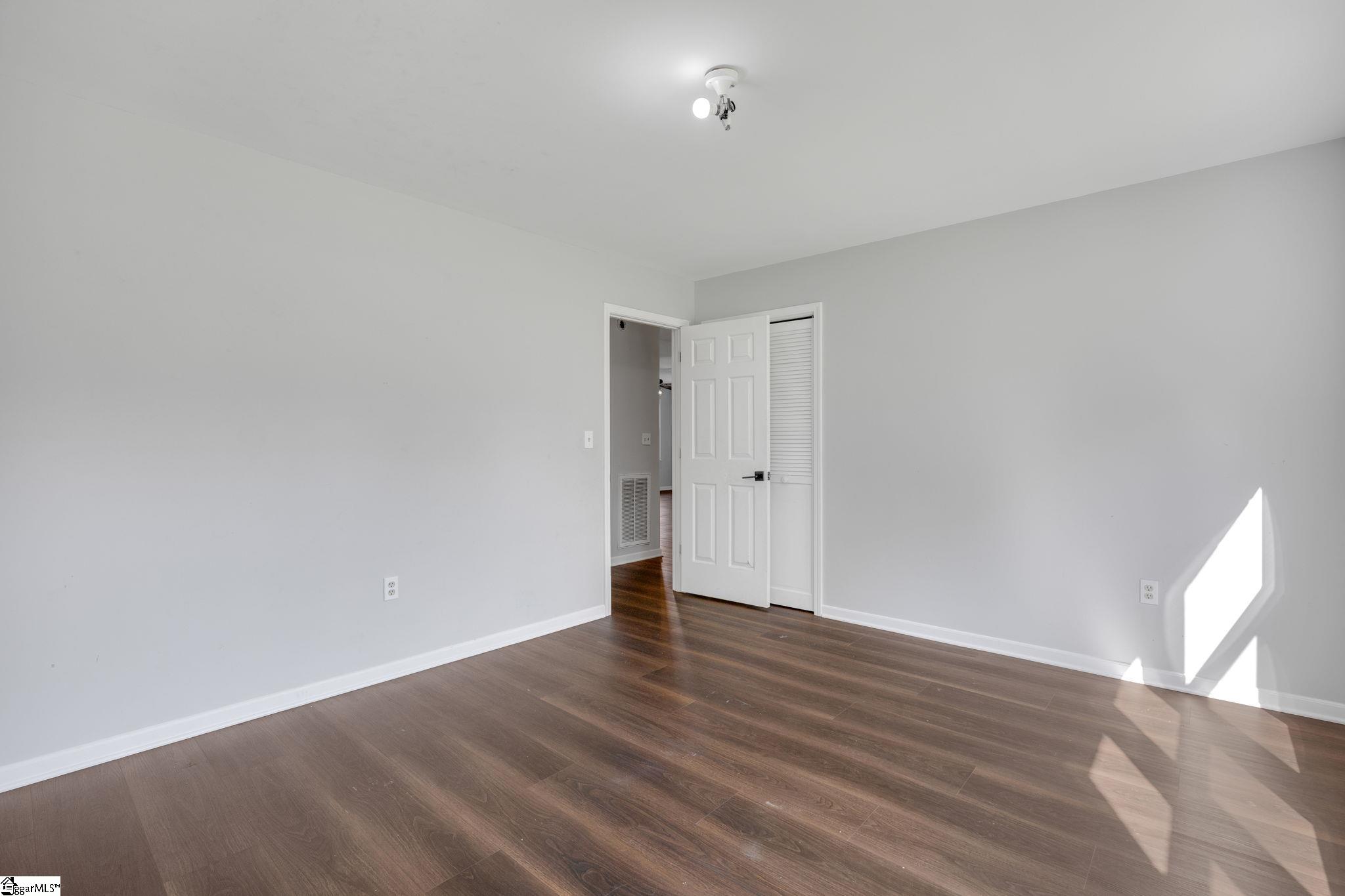 211 N Catherine Street Property Photo 18