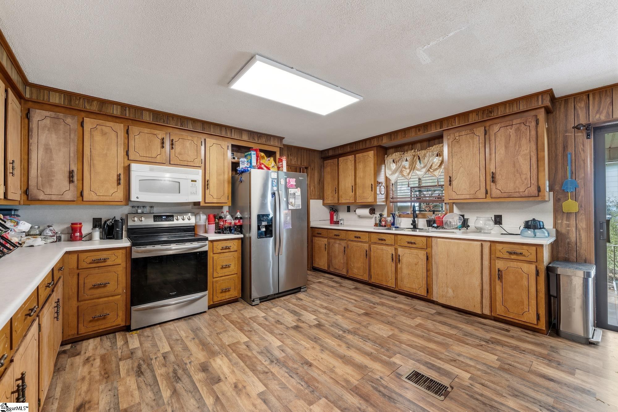6 Pine Hill Drive Property Photo 12