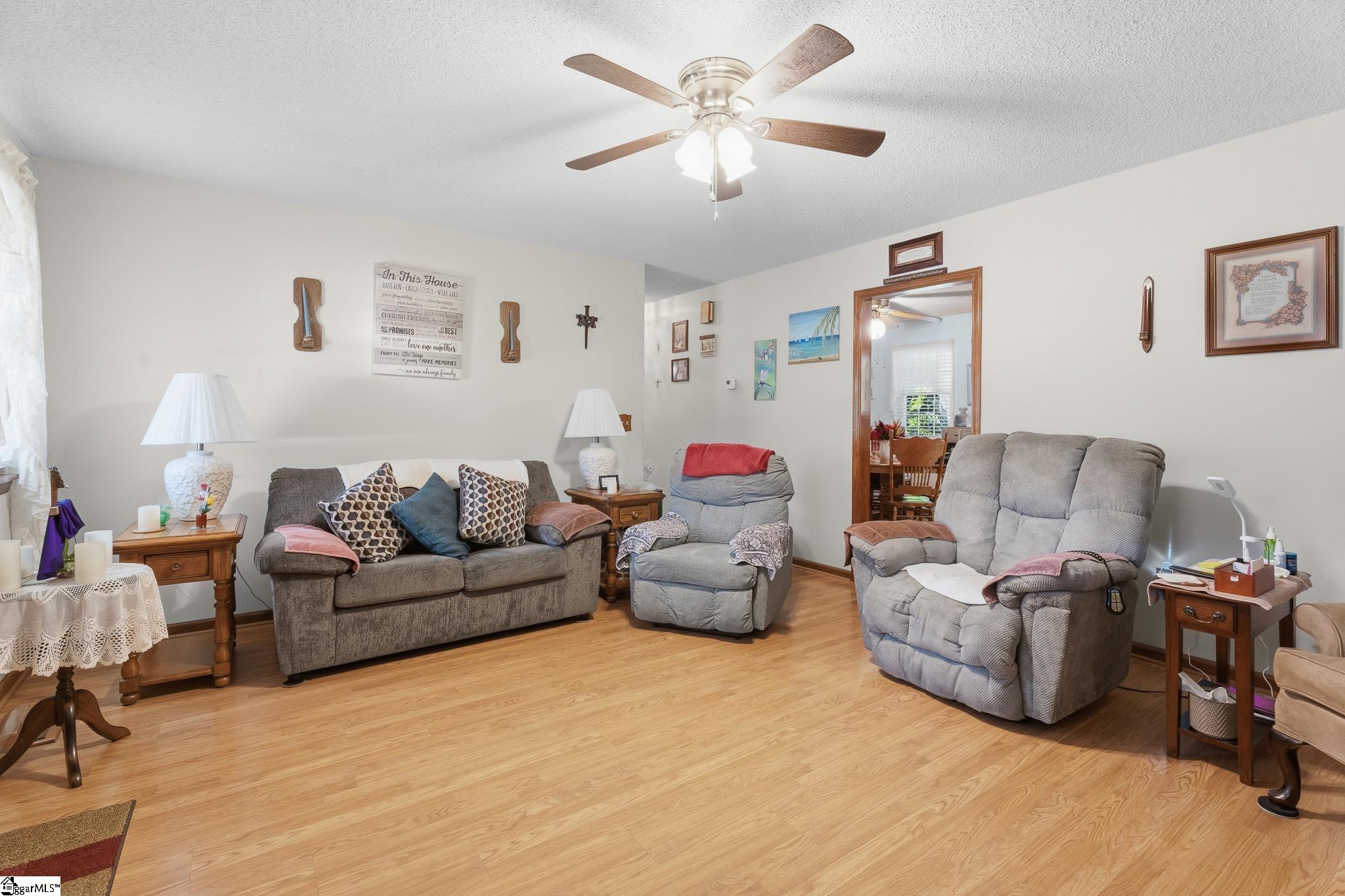 1606154 Property Photo 5