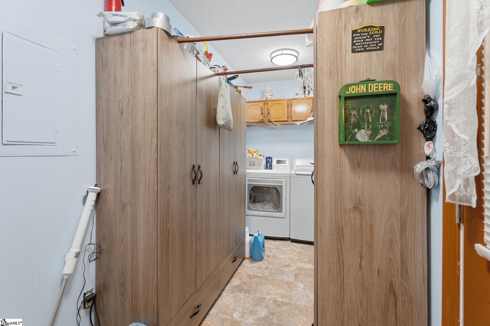 1606154 Property Photo 12
