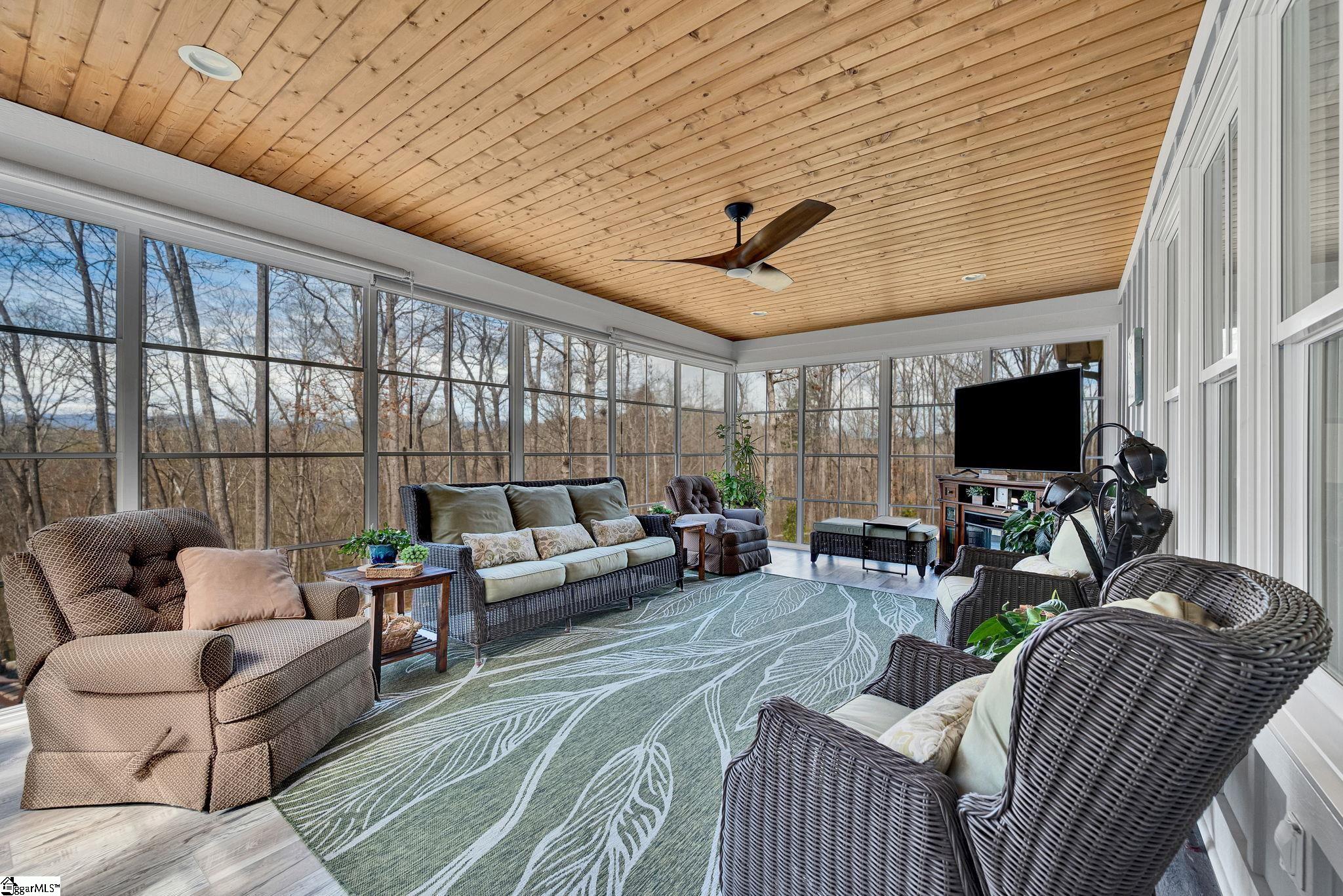 629 Riverstead Drive Property Photo 24