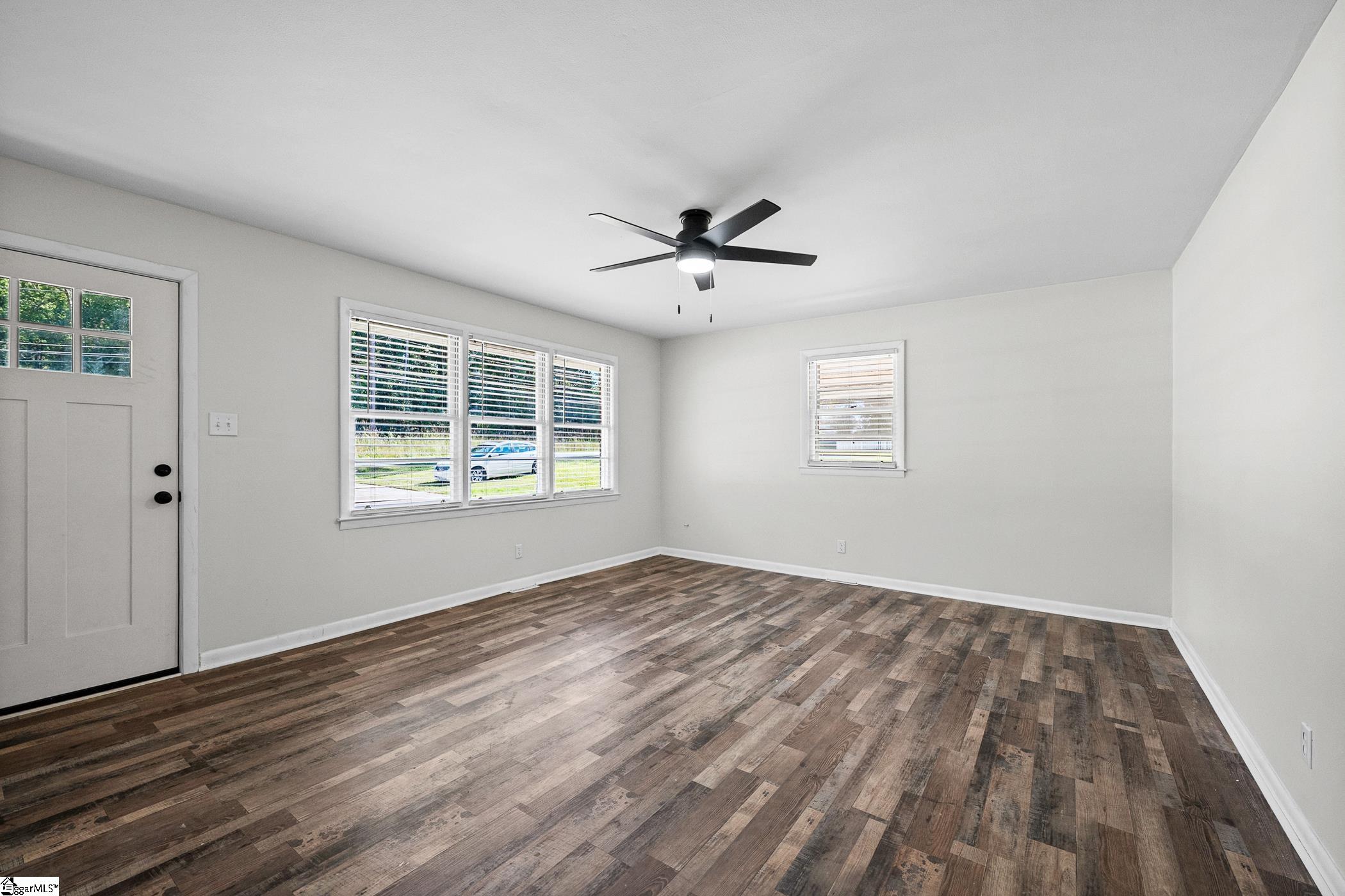 1007 E Northside Drive Property Photo 14