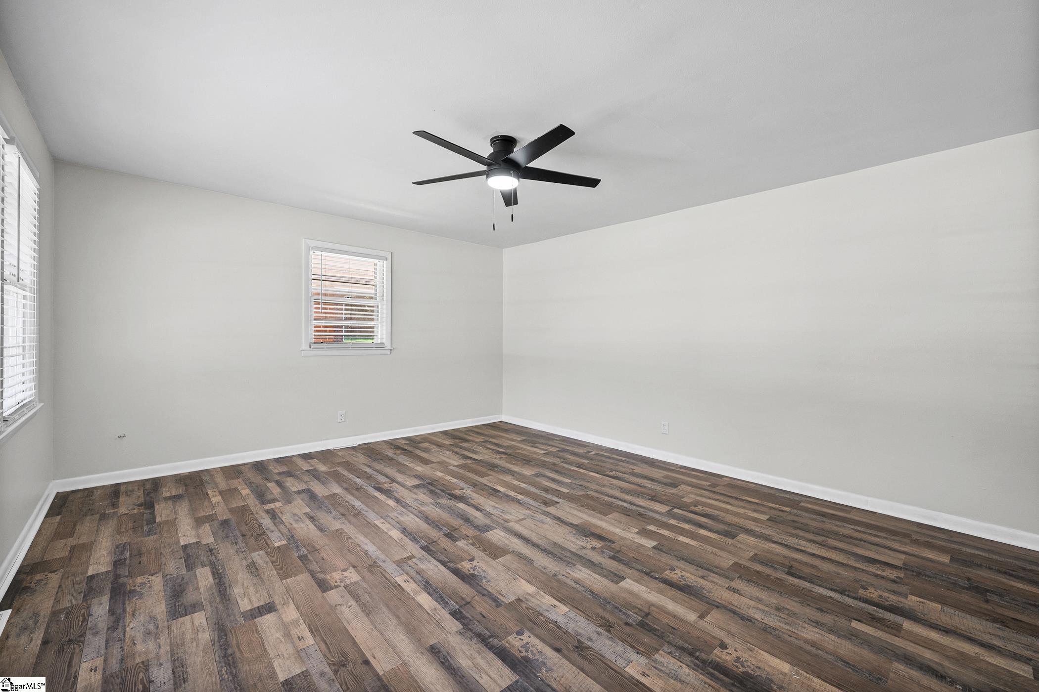 1007 E Northside Drive Property Photo 15