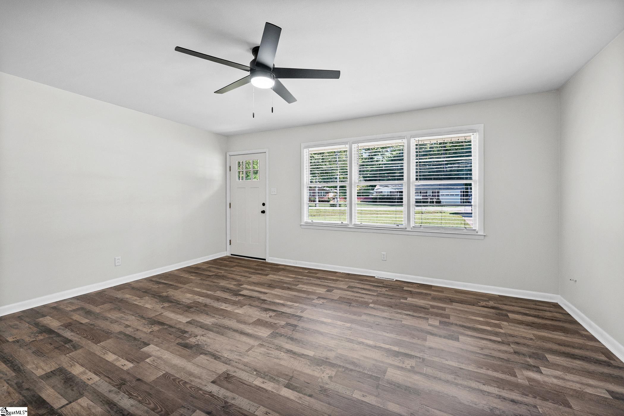 1007 E Northside Drive Property Photo 16