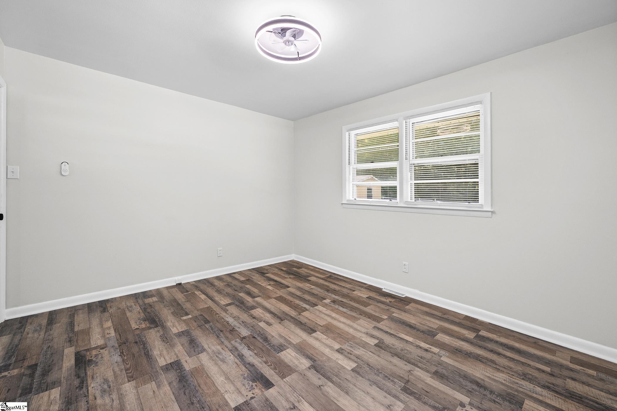 1007 E Northside Drive Property Photo 21
