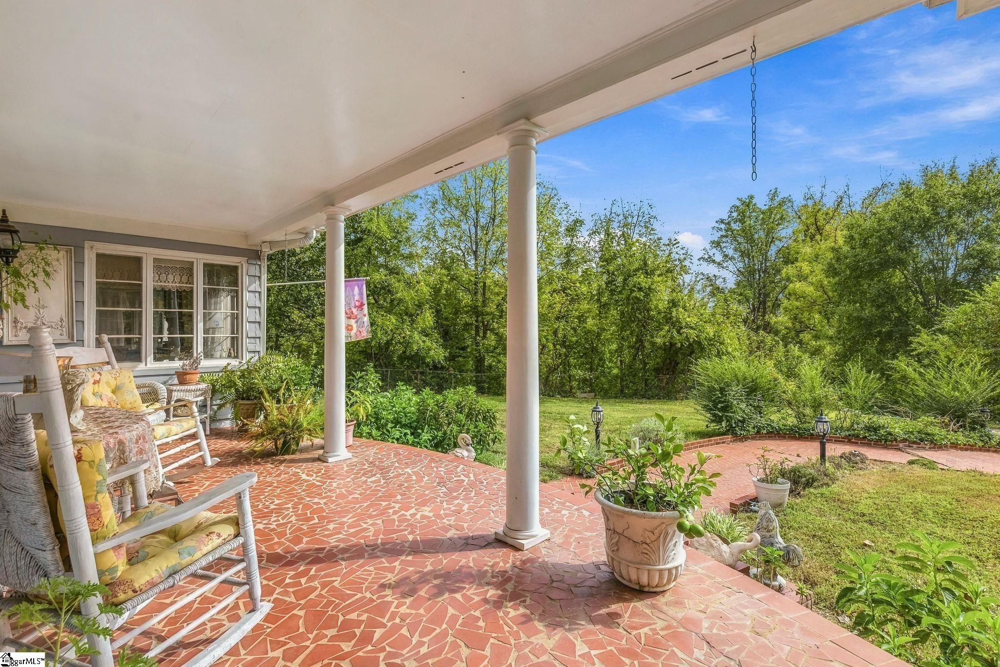 48 Crestline Road Property Photo 6