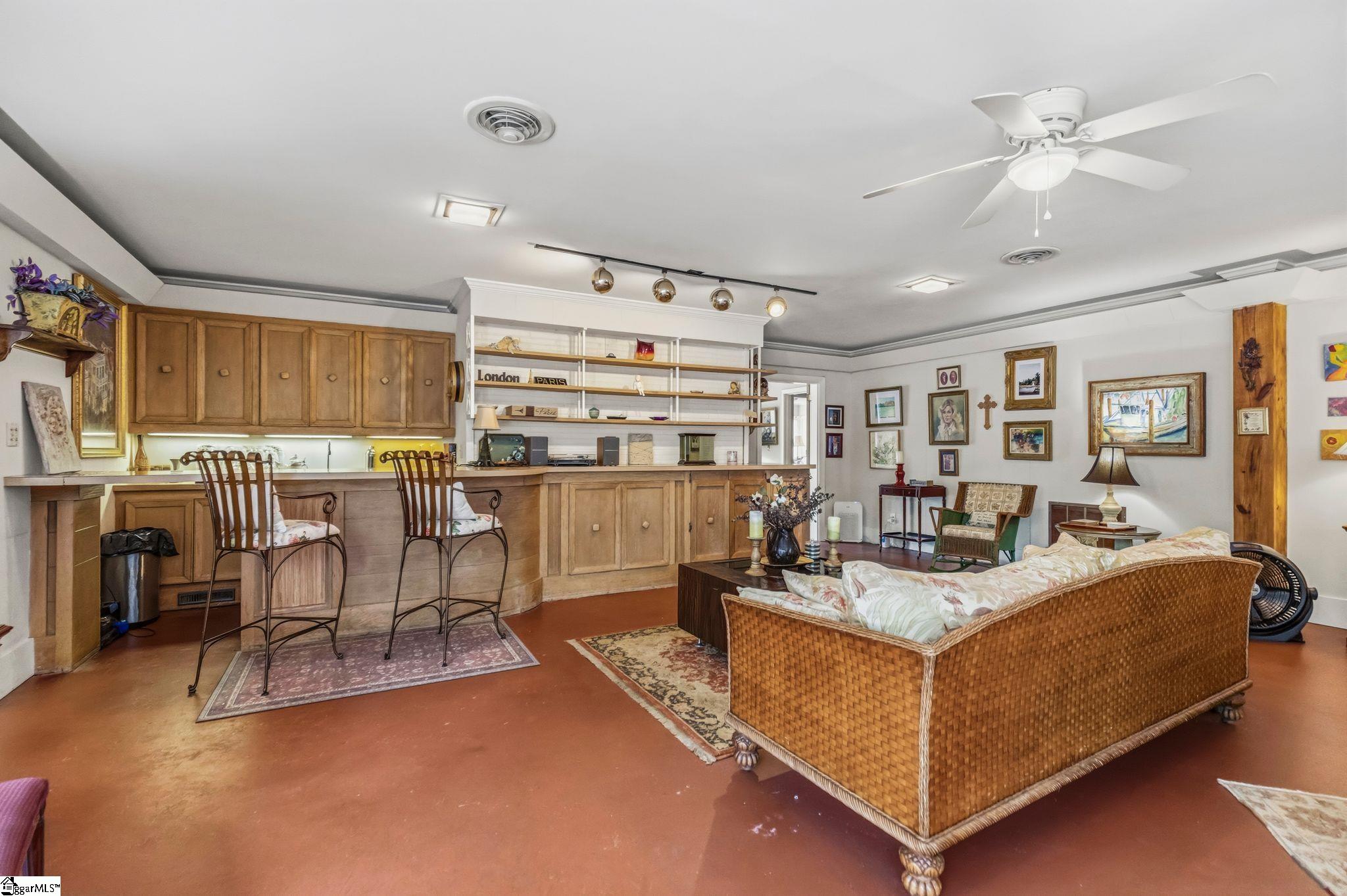 48 Crestline Road Property Photo 15