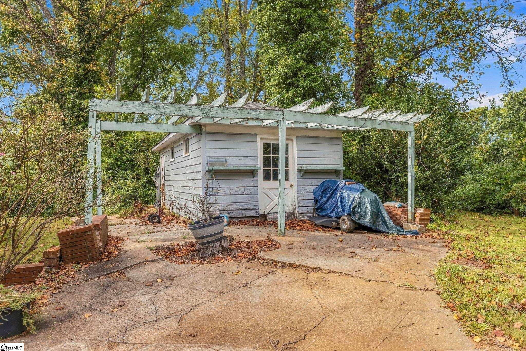 48 Crestline Road Property Photo 45