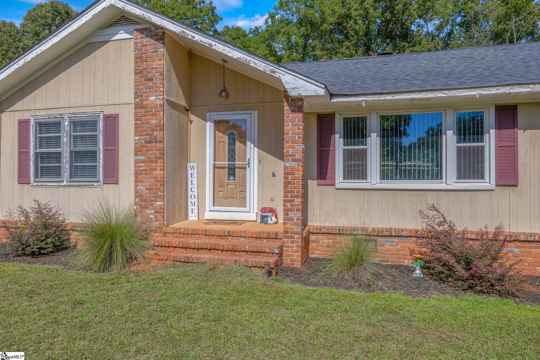 322 Wood Valley Drive Property Photo 4
