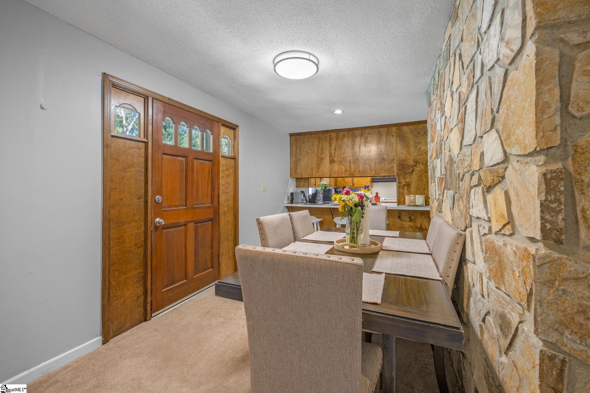 322 Wood Valley Drive Property Photo 11