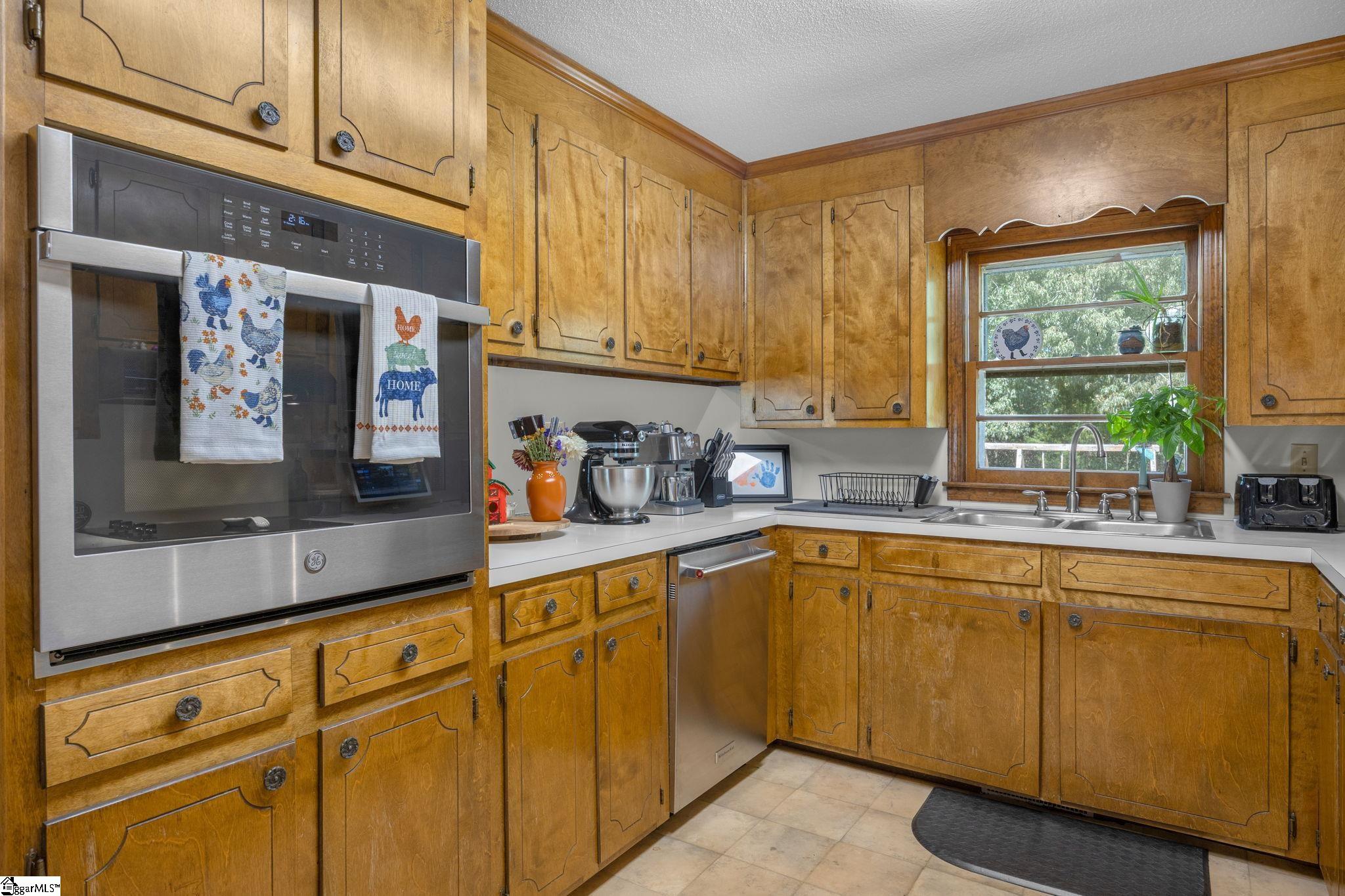 322 Wood Valley Drive Property Photo 14
