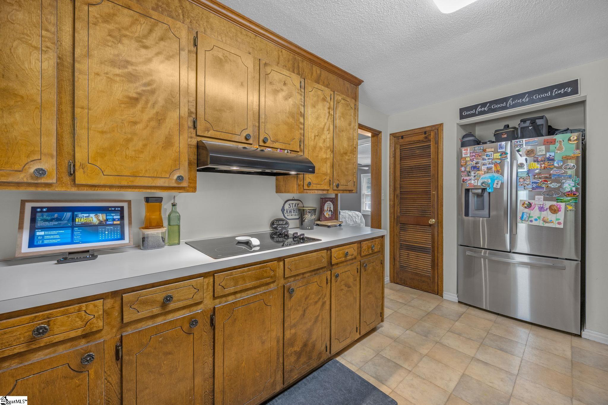 322 Wood Valley Drive Property Photo 15