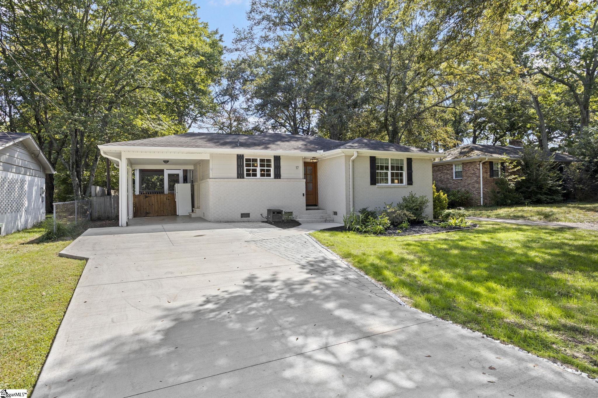 17 Vintage Avenue Property Photo 2