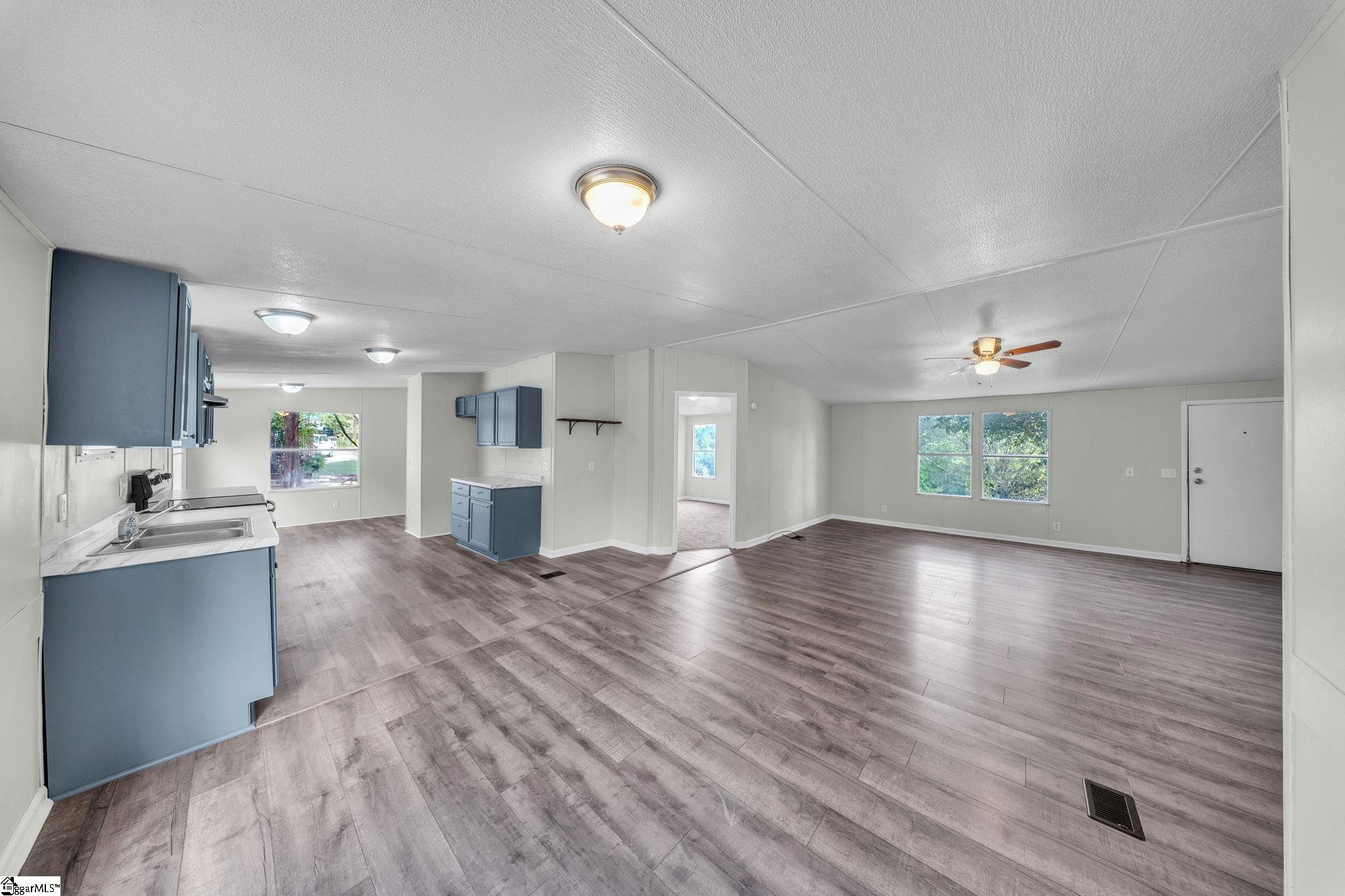 8 Riverbreeze Road Property Photo 4