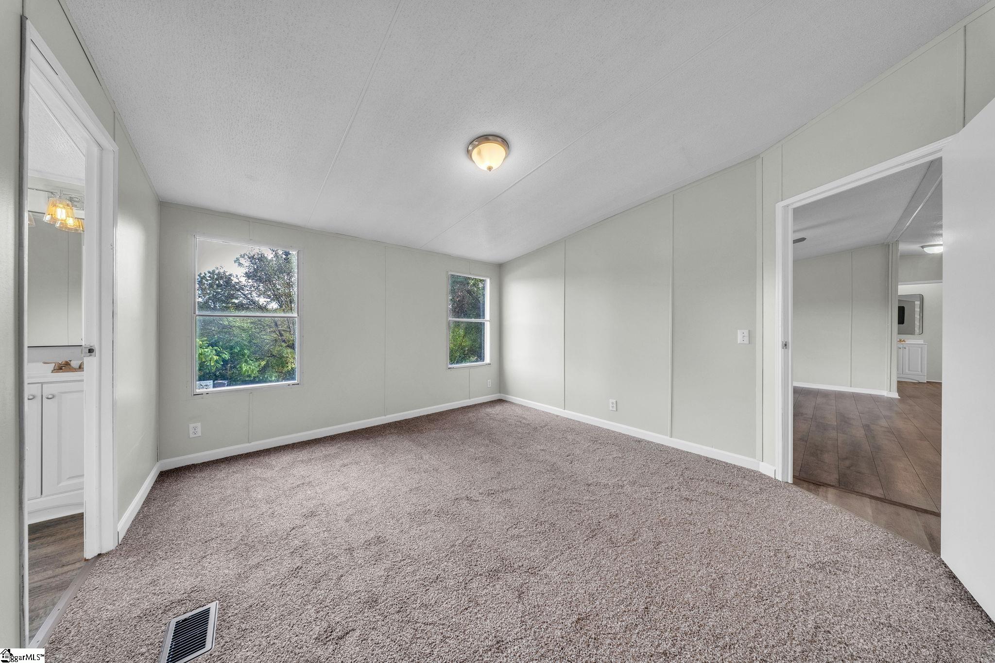 8 Riverbreeze Road Property Photo 11