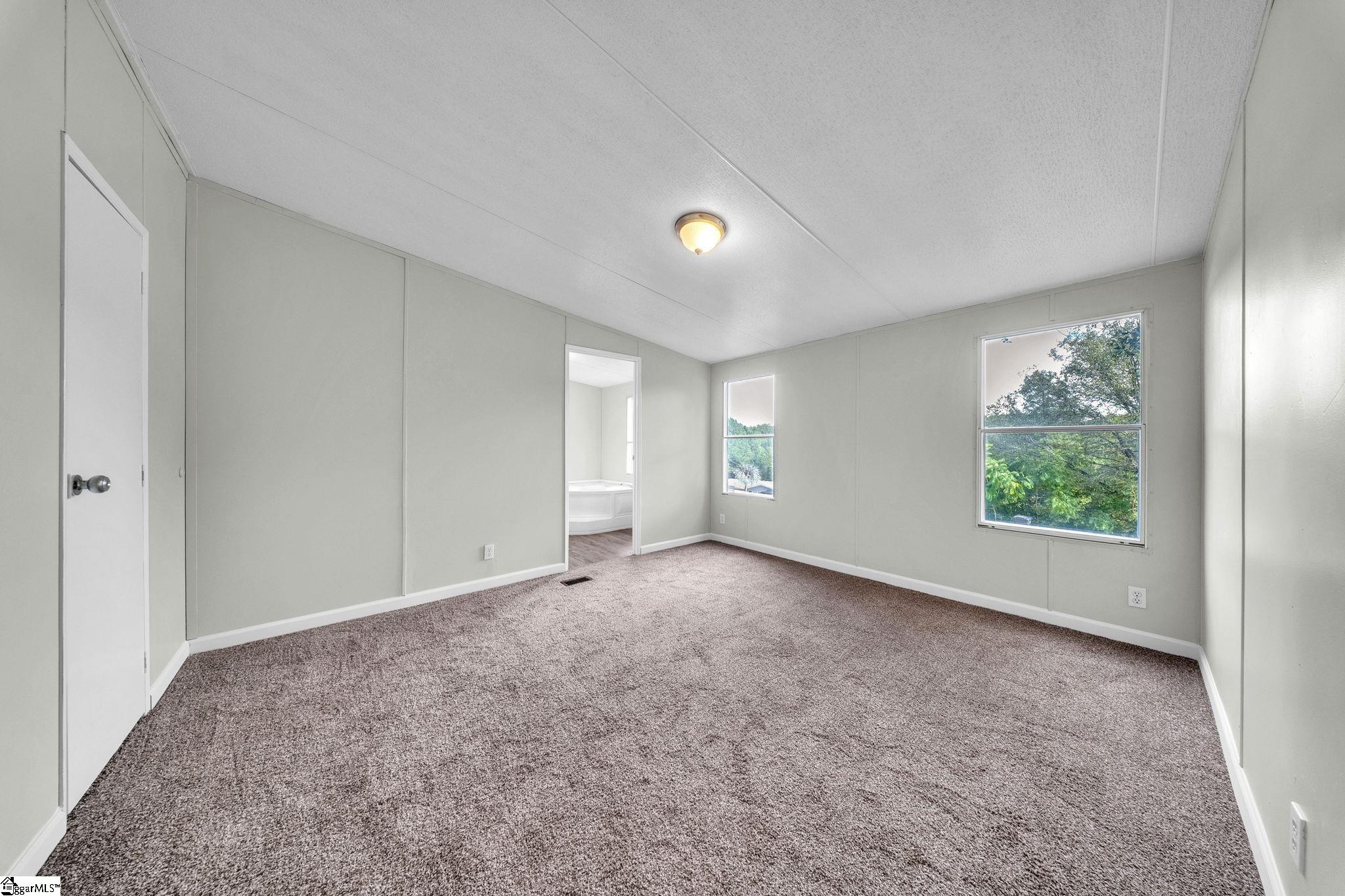 8 Riverbreeze Road Property Photo 12