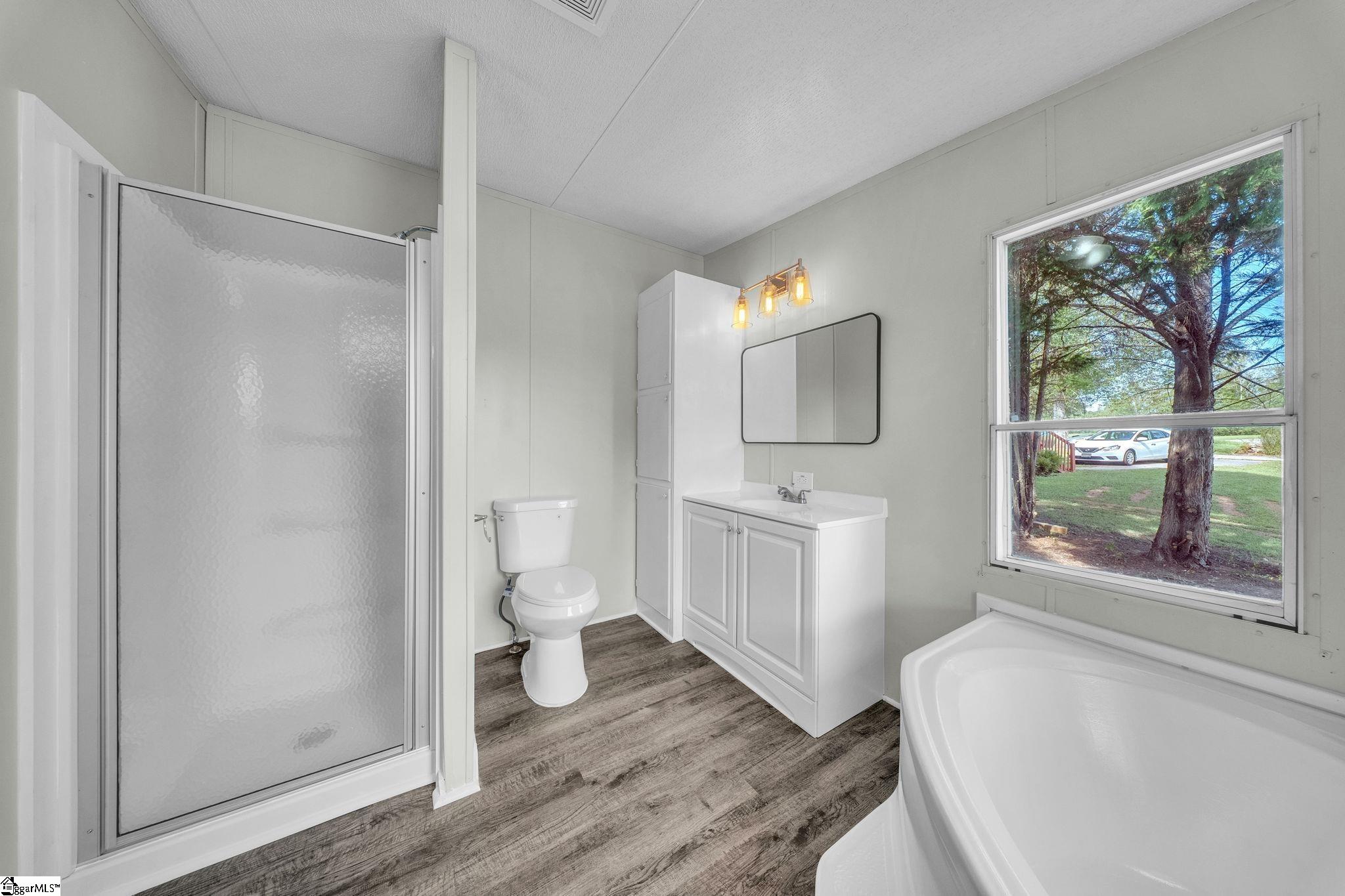 8 Riverbreeze Road Property Photo 15
