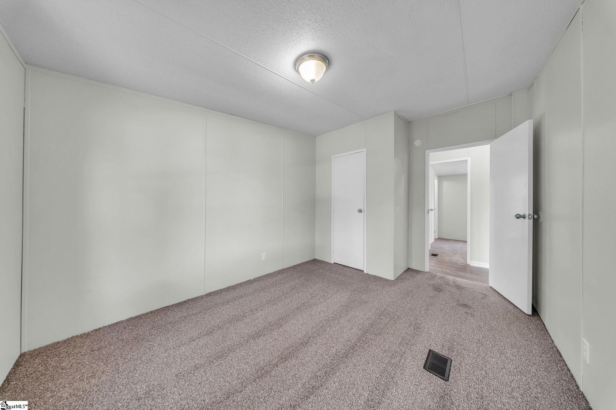8 Riverbreeze Road Property Photo 16