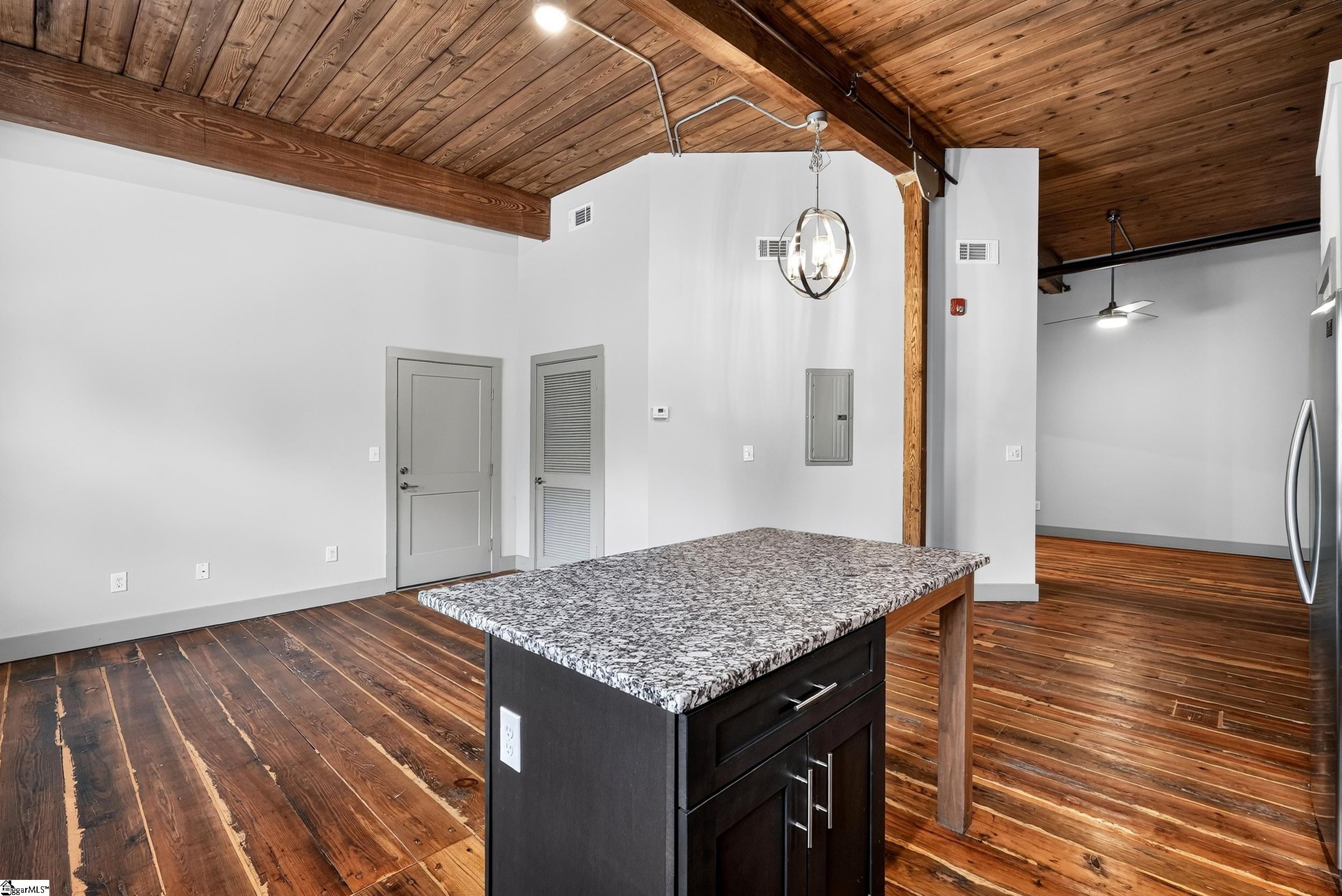 806 Green Avenue Property Photo 12