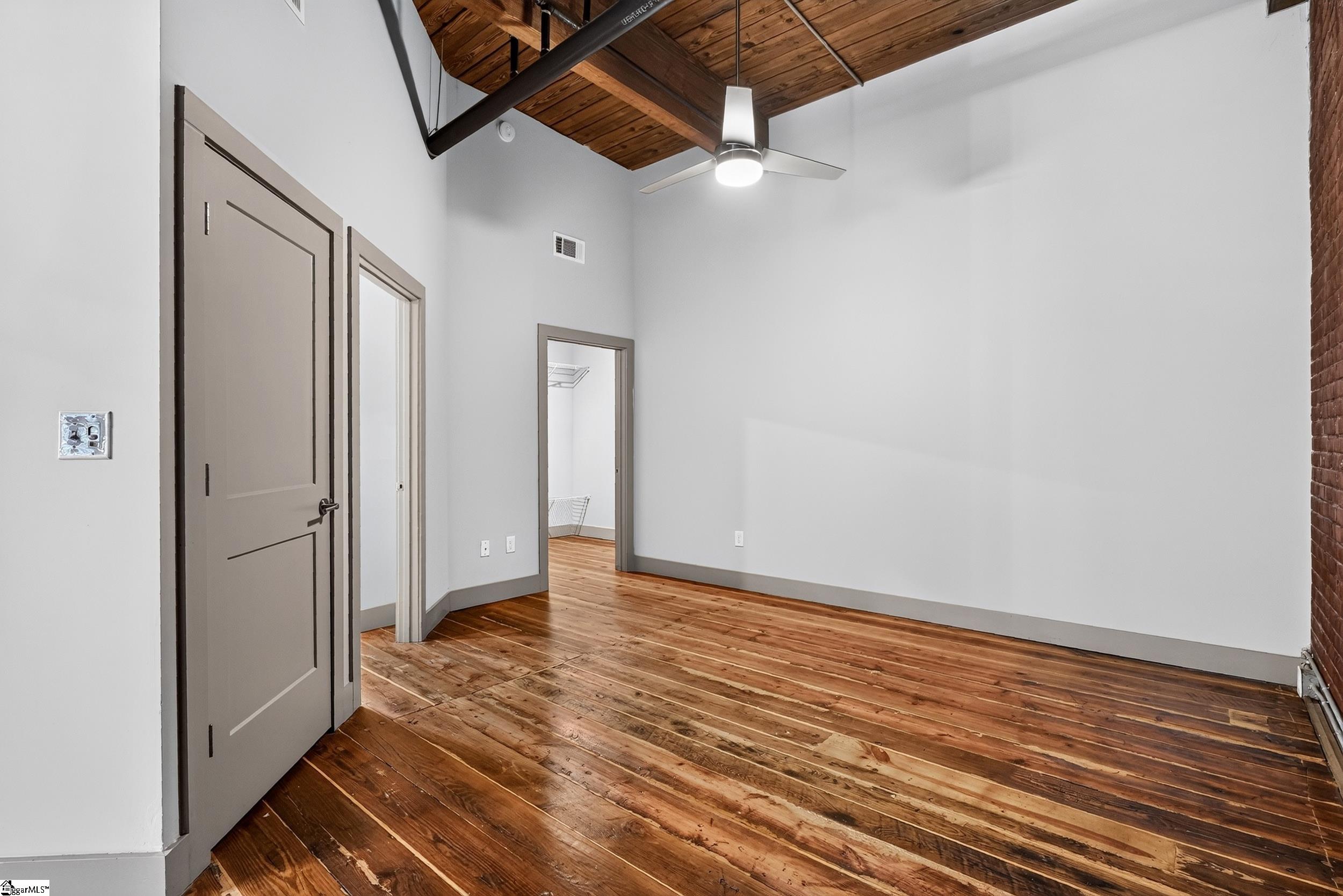 806 Green Avenue Property Photo 14