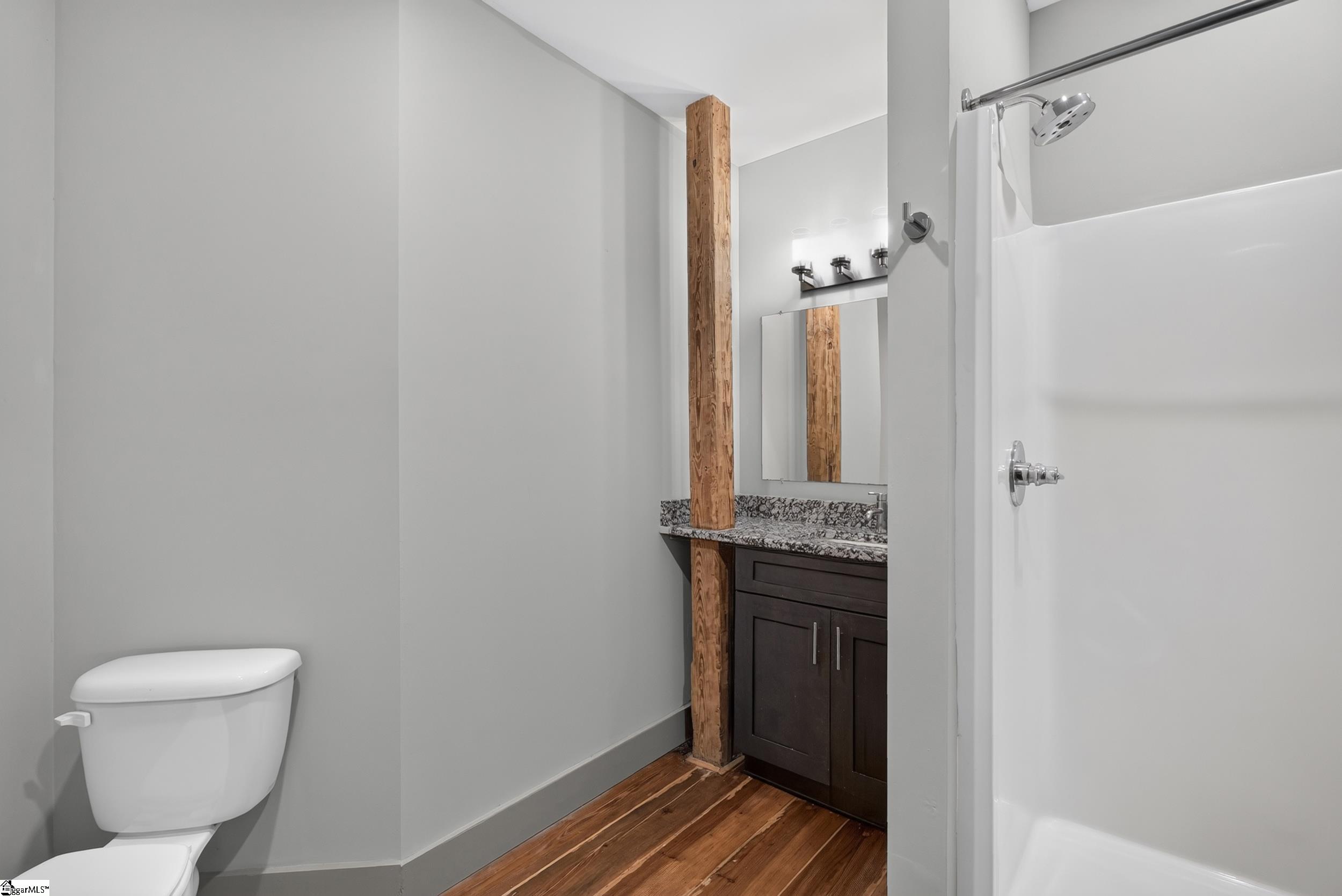 806 Green Avenue Property Photo 18