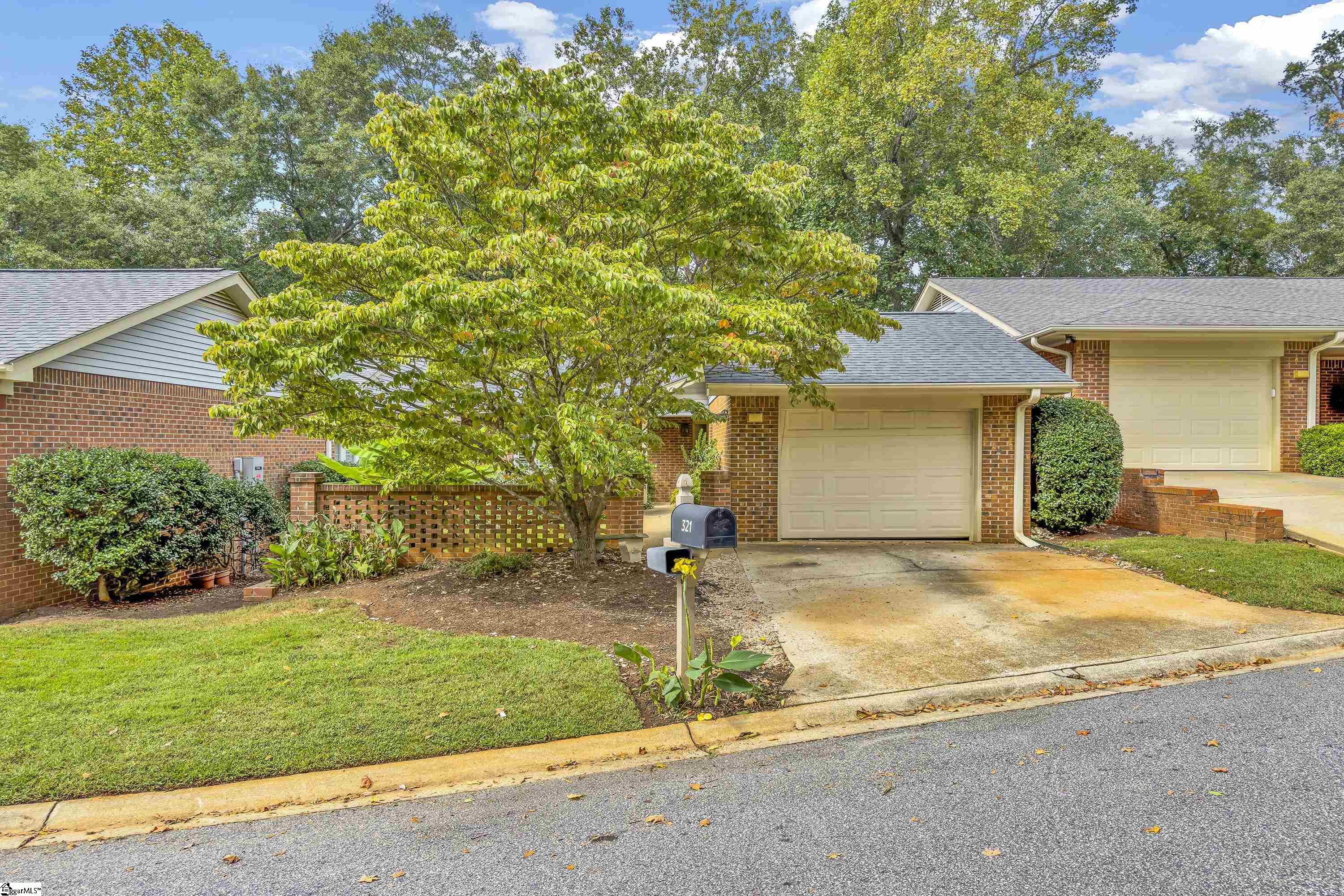 321 Mockingbird Hill Property Photo 1