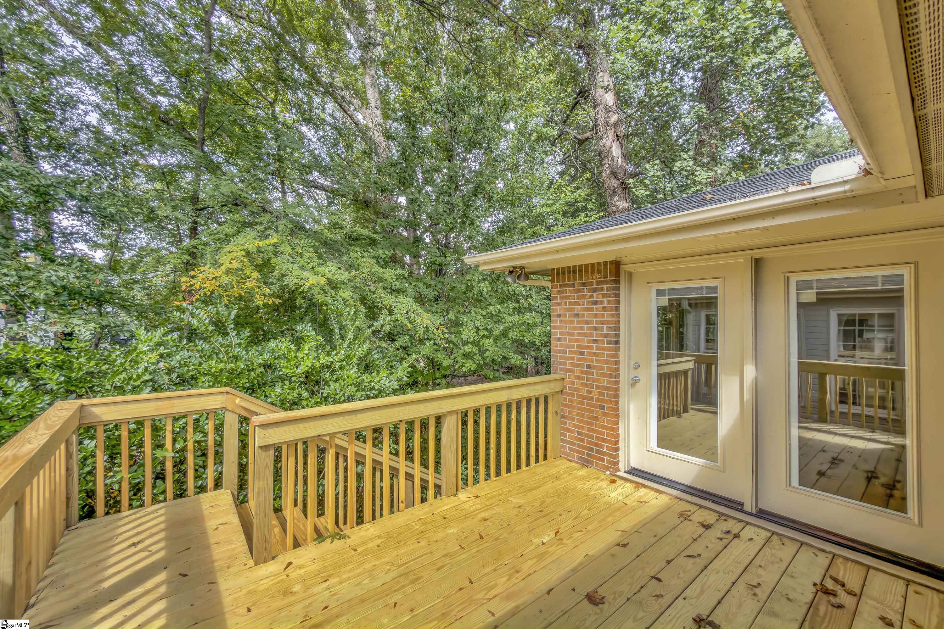 321 Mockingbird Hill Property Photo 3