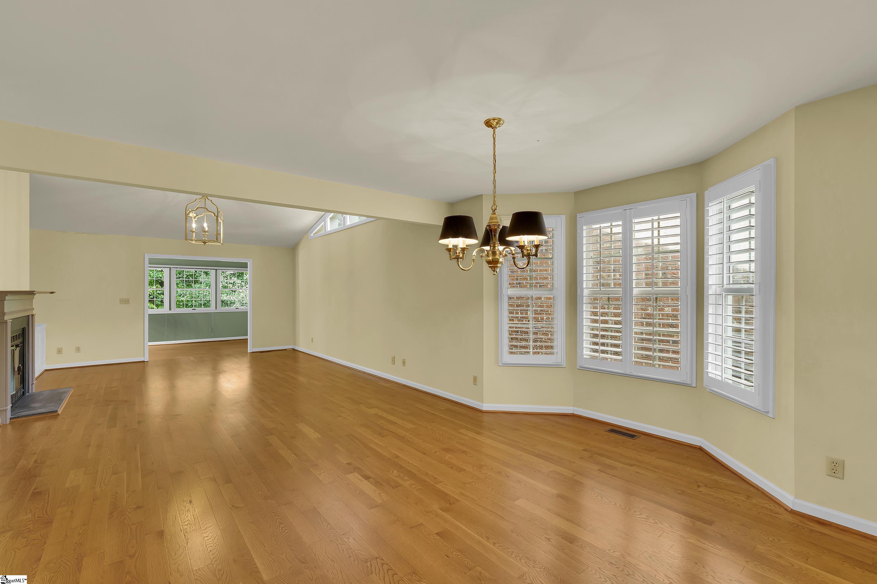 321 Mockingbird Hill Property Photo 5