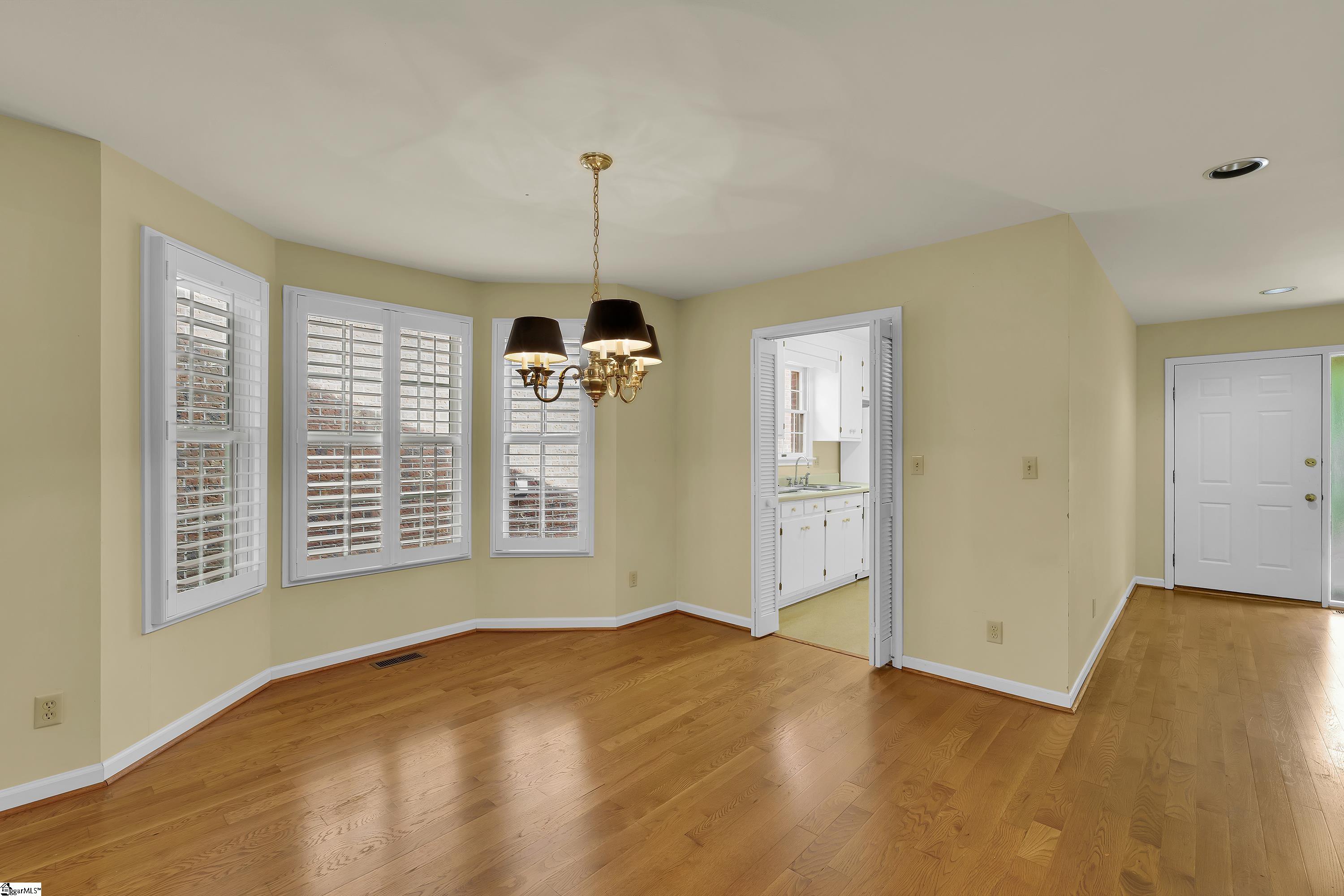 321 Mockingbird Hill Property Photo 6