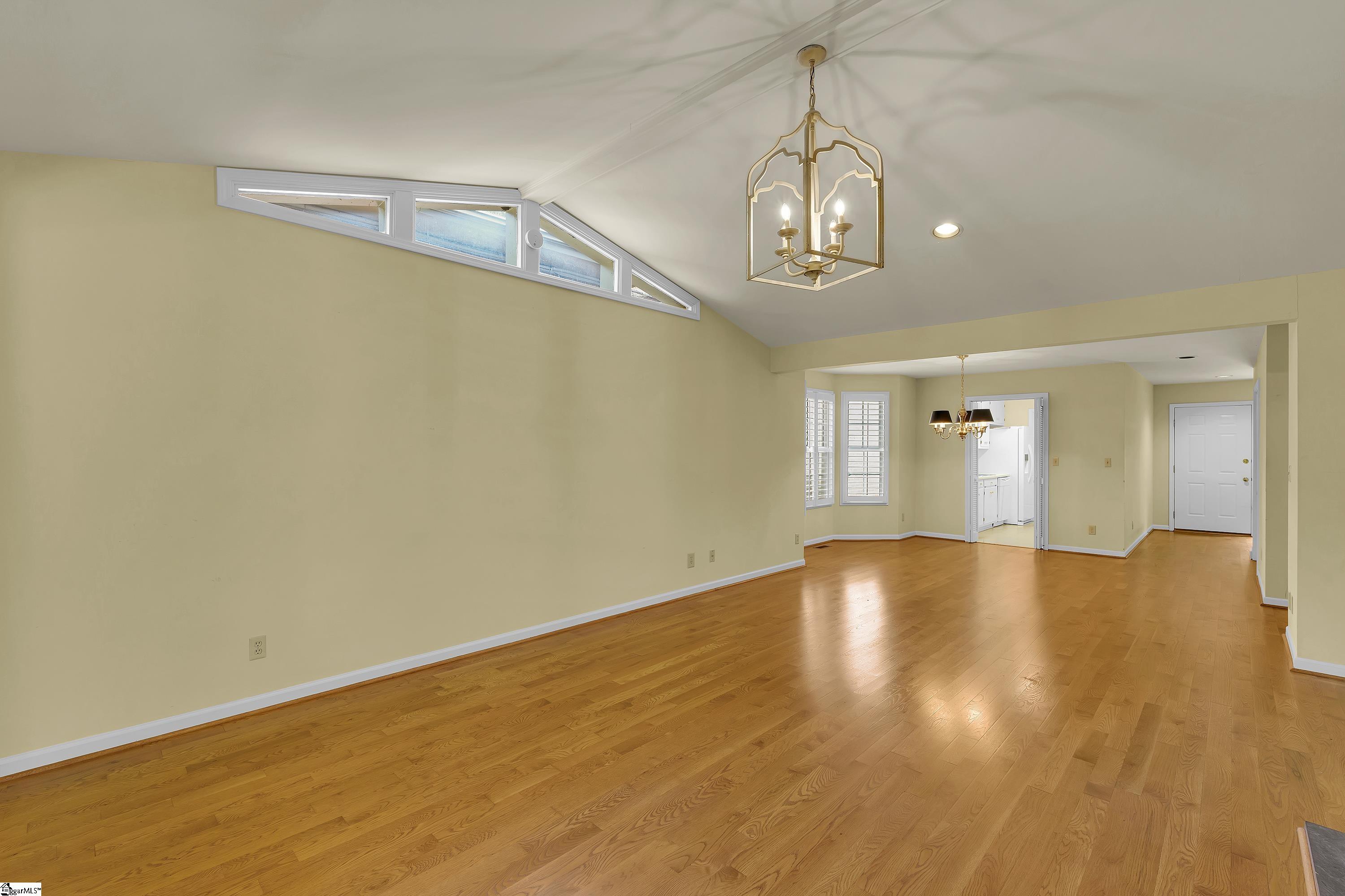 321 Mockingbird Hill Property Photo 9