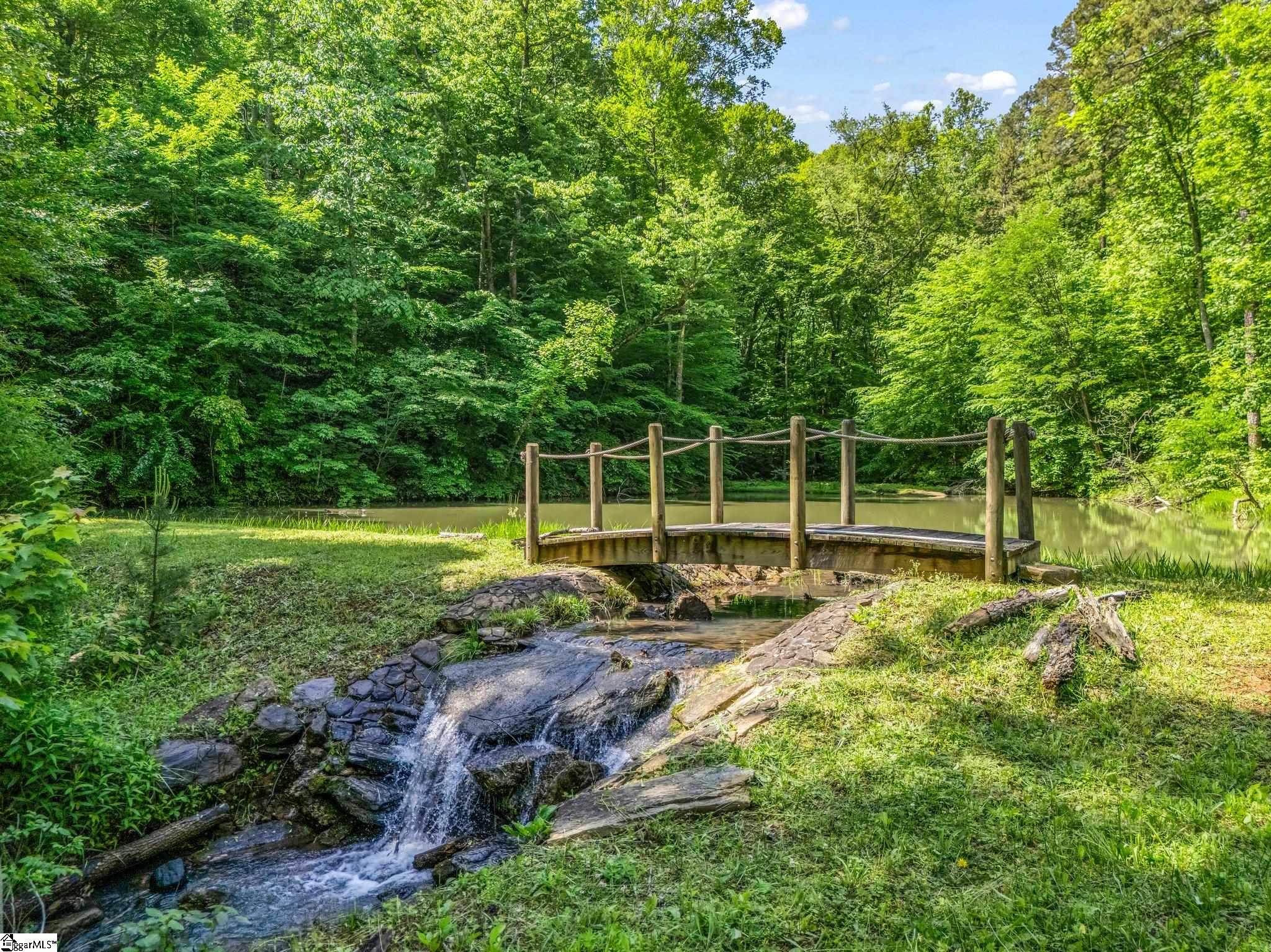 980 Mountain Forest Drive Property Photo 4