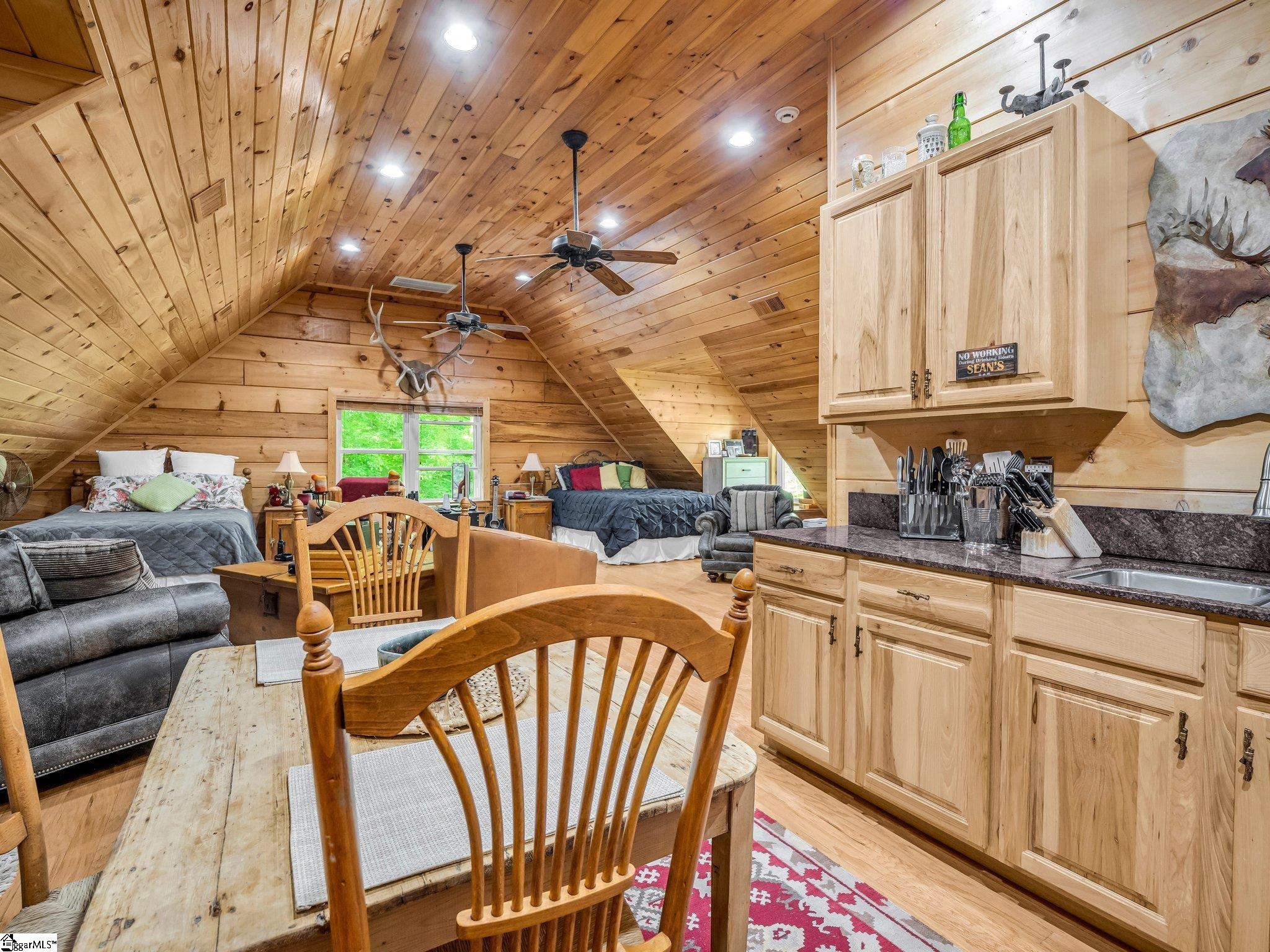 980 Mountain Forest Drive Property Photo 24