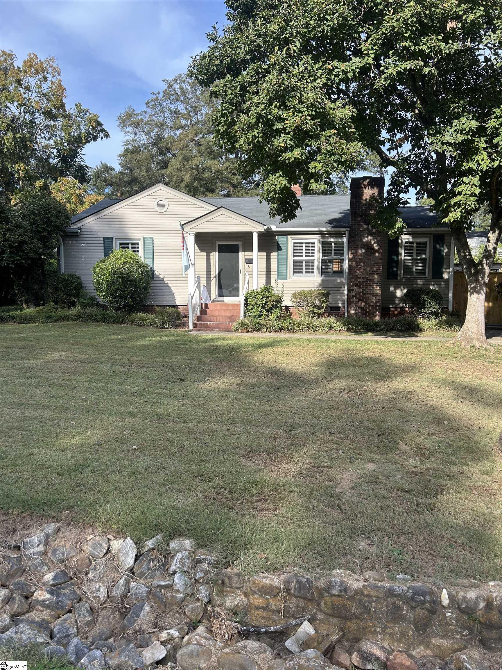 19 E Circle Avenue Property Photo 1